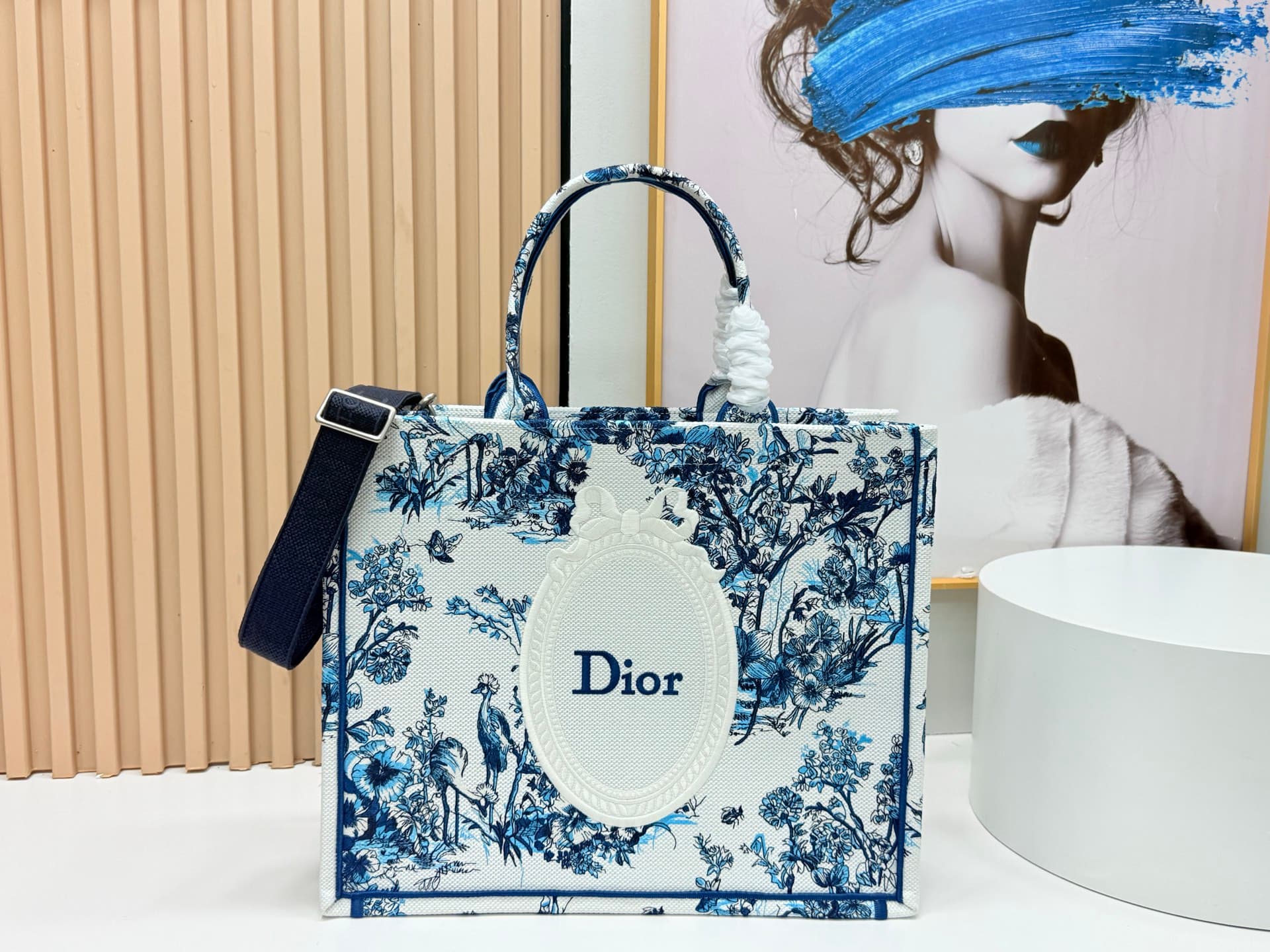 C2039 Details of Diore JWA’s new bags in the first season! The classic bags now have a modern feel. — image 1