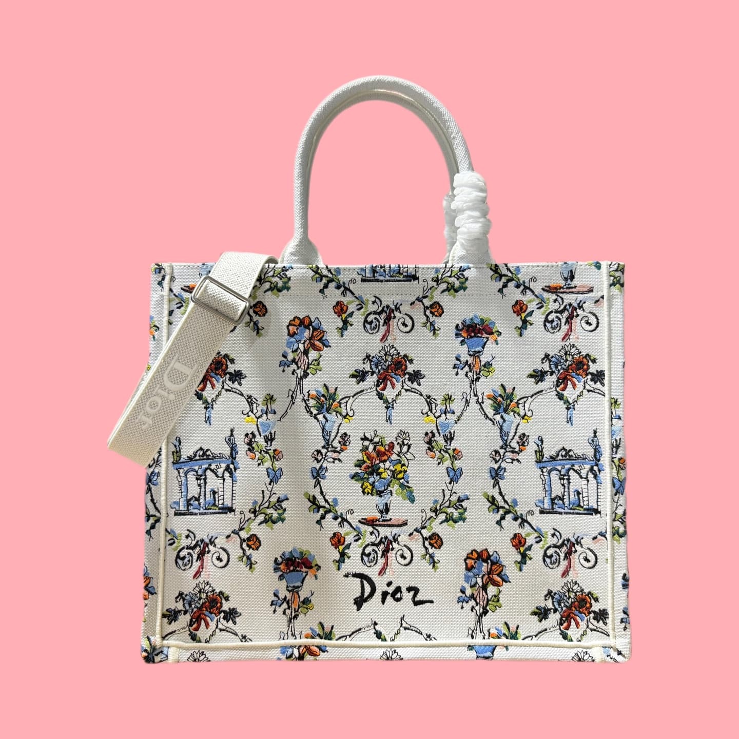 C1787 Details of Diô JWA’s new bags in the first season! The classic bags now have a modern touch. — image 1