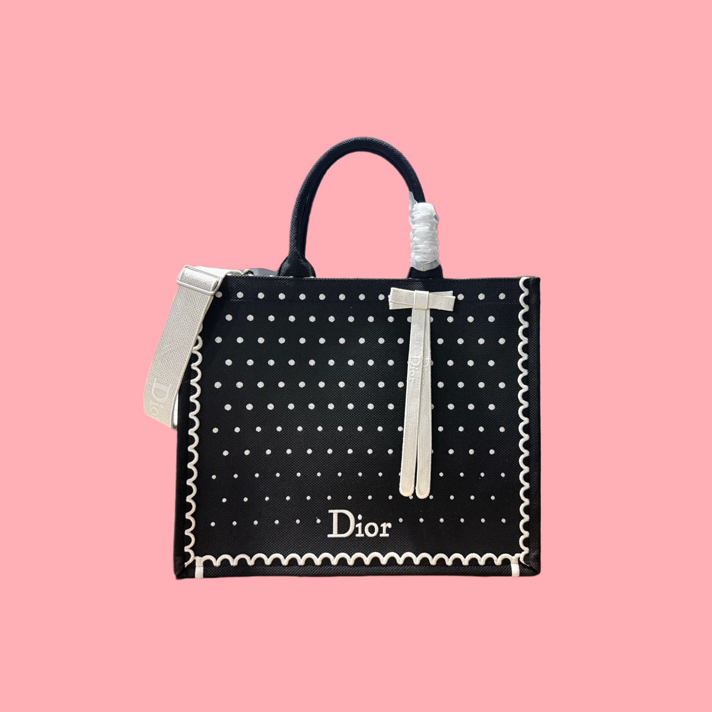 C1790 Details of Diore JWA’s new bags in the first season! The classic bags now have a modern touch. — image 1