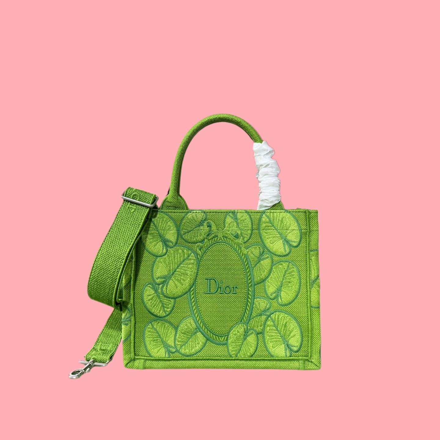 C1797 Details of Diô JWA’s new bags in the first season! The classic bags now have a modern feel. — image 1