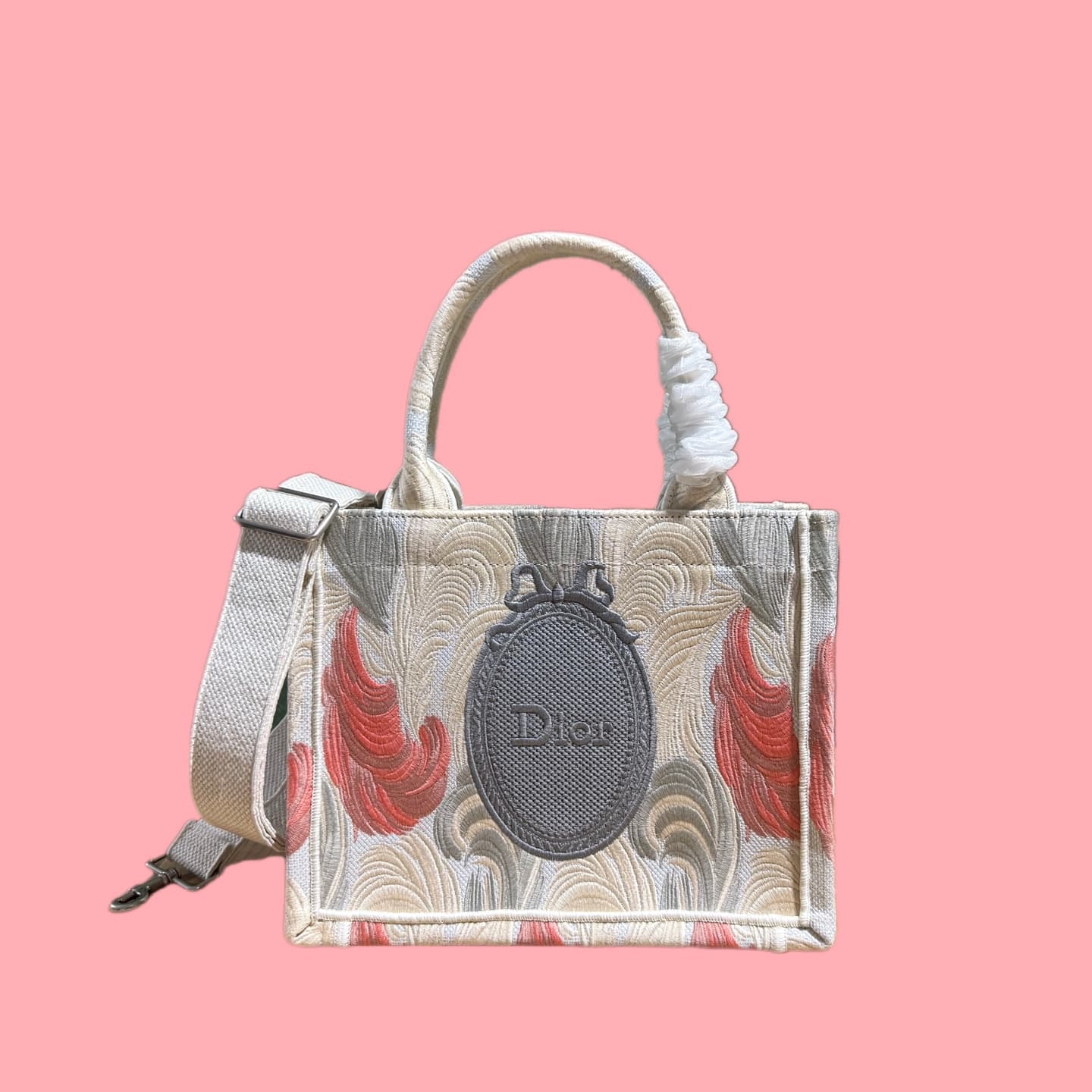 C1791 Details of Diô JWA’s new bags in the first season! The classic bags now have a modern touch. — image 1