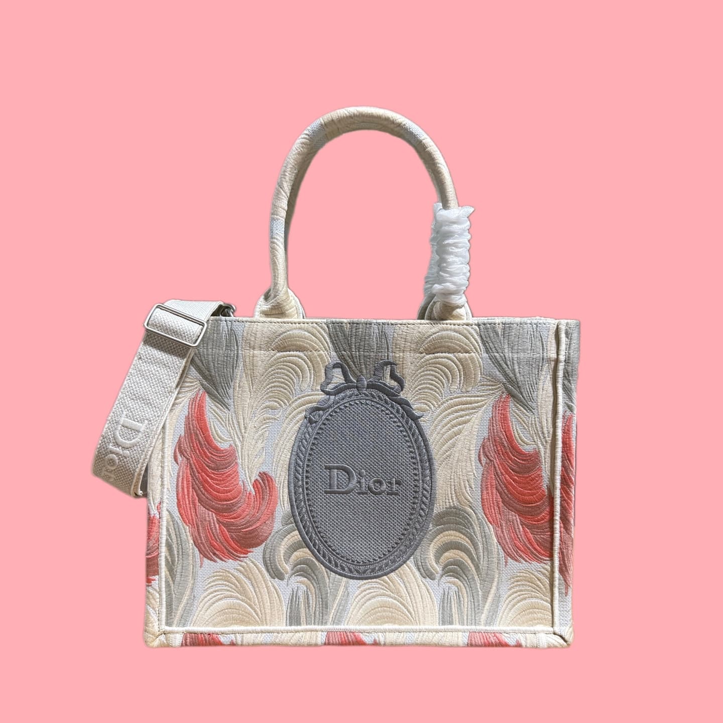 C1792 Details of Diore JWA’s new bags in the first season! The classic bags now have a modern touch. — image 1