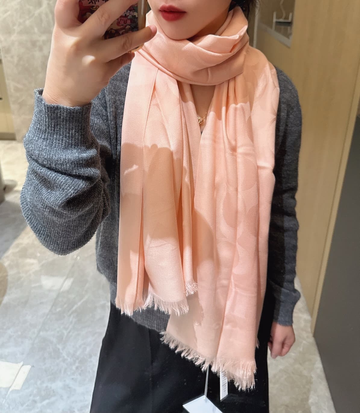 C30637 💰 Classic coach scarves/large shawls. Every color is beautiful! Extremely comfortable, elegant and luxurious in style; medium thickness, can be used as a shawl. When the office is too cold, these scarves are really practical – they’re both beautifu — image 1