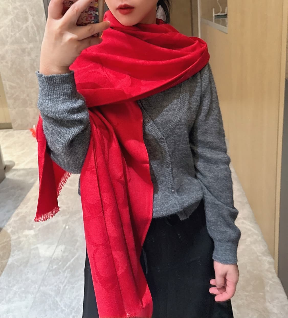 C30636 💰 Classic coach scarves/large shawls. Every color is beautiful! Extremely comfortable, elegant and luxurious in style; medium thickness, can be used as a shawl. When the office is too cold, these scarves are very practical – they’re both stylish an — image 1
