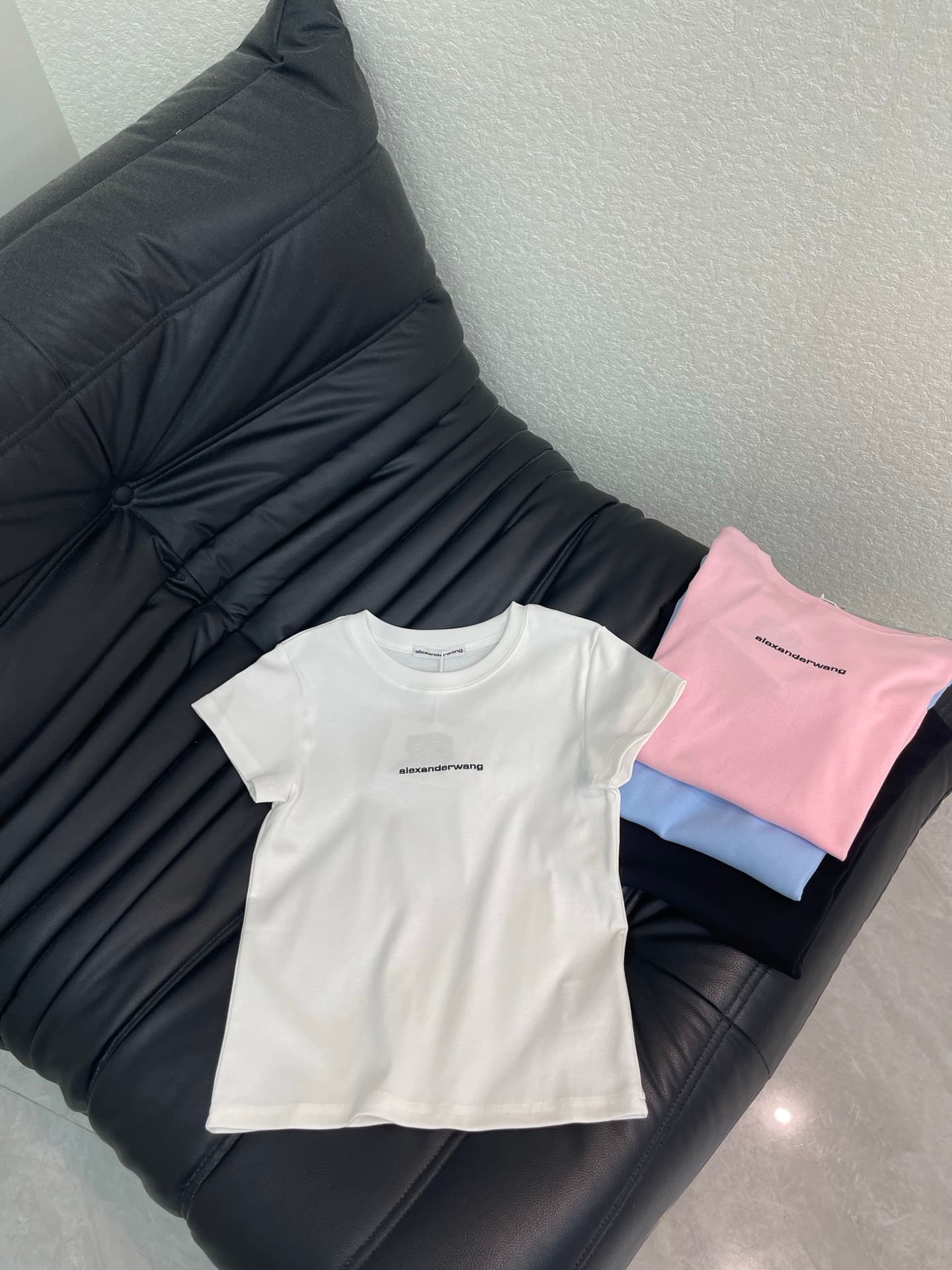 C18599 Alexander Wan*26 New model short-sleeved T-shirt with slim fit and small letters — image 1