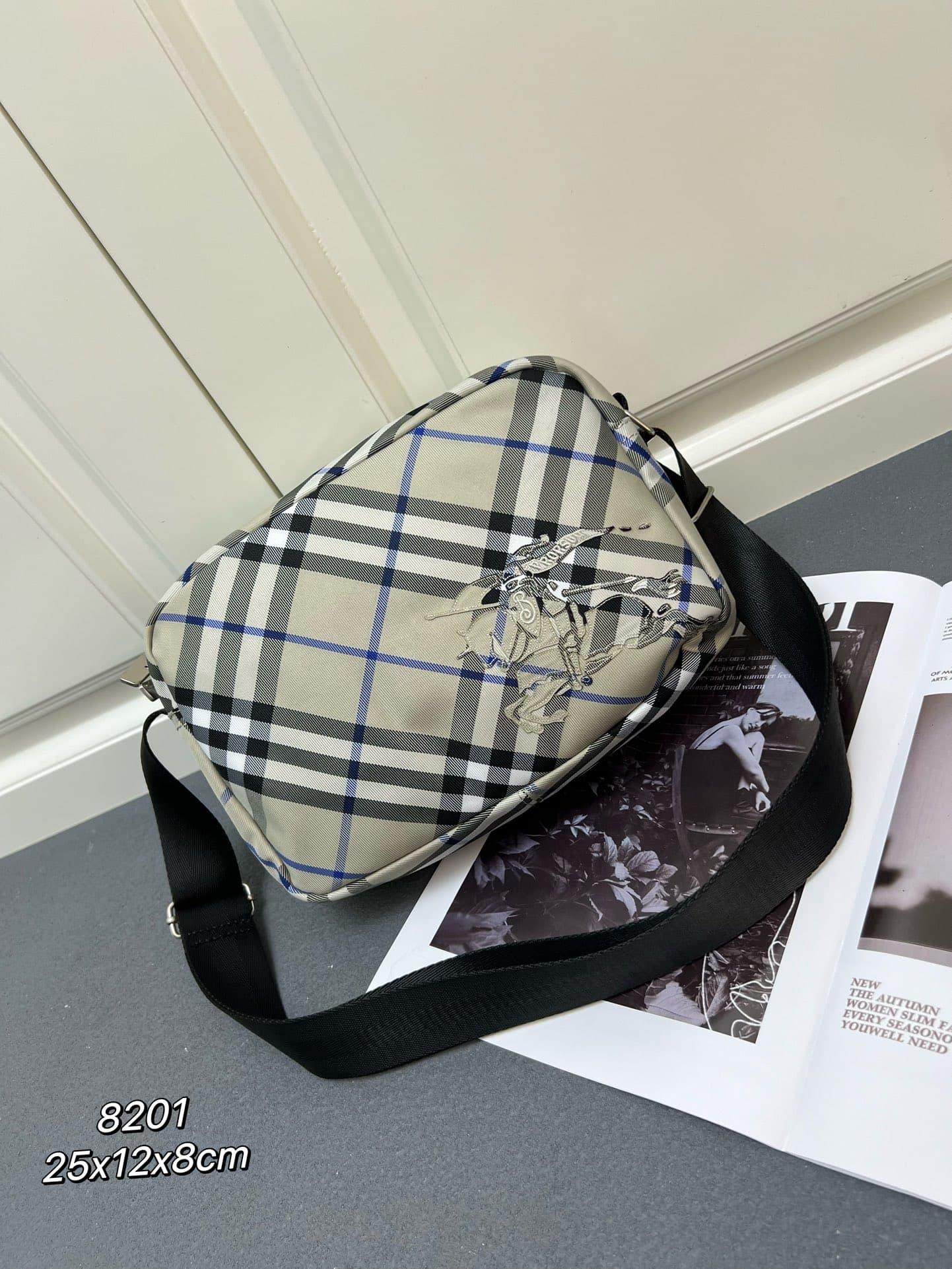 C32 ¥ (B brand) crossbody backpack, decorated with fine-woven Burberry check pattern. Features embroidered EKD emblems, with a solid-colored lining. Equipped with a B-shaped zipper pull and 1 external pockets for storing various small items. A classic pro — image 1