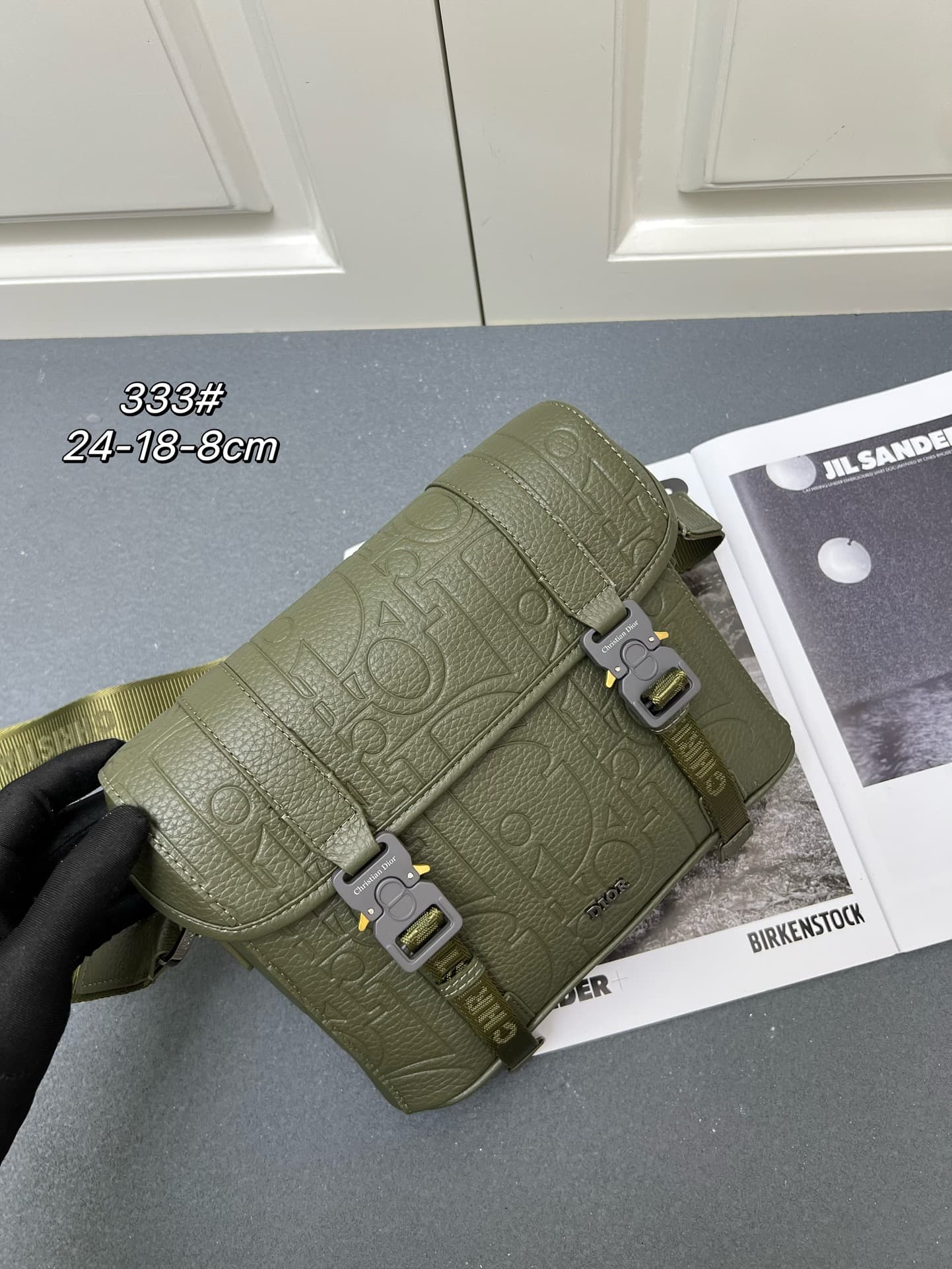 C1778 ¥ This messenger bag is a new product from the 2024 Autumn collection series. With its flip cover, the modern and stylish design perfectly highlights the high-end aesthetic, further enriching the Hit the Road series. The Gravity print effect on the — image 1