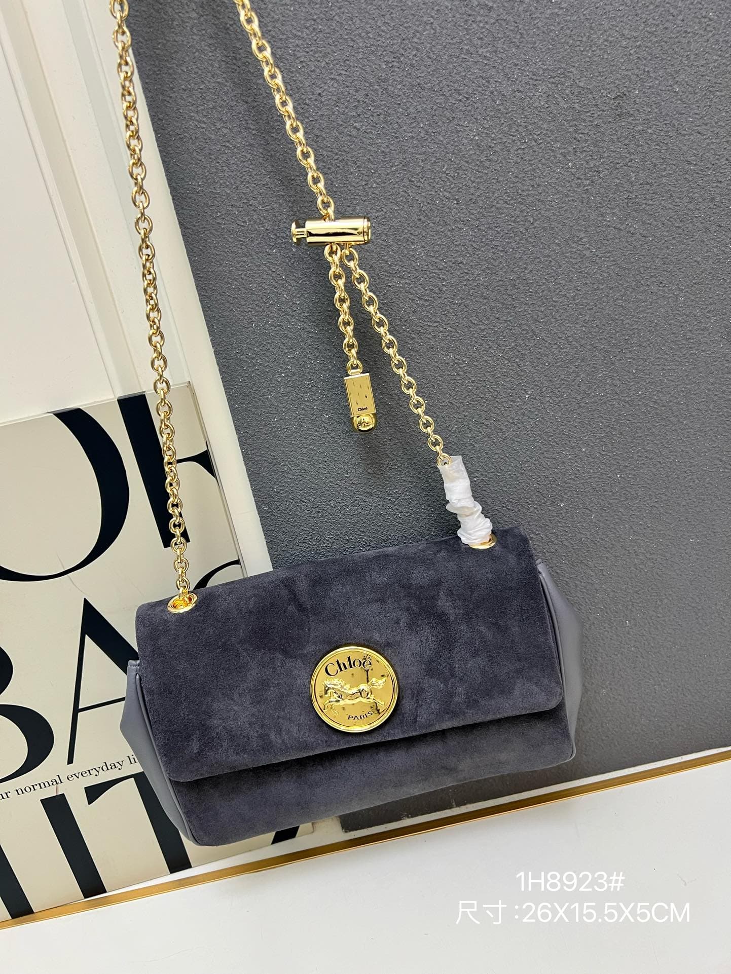 C8315 ¥ Suede leather with gift box — image 1