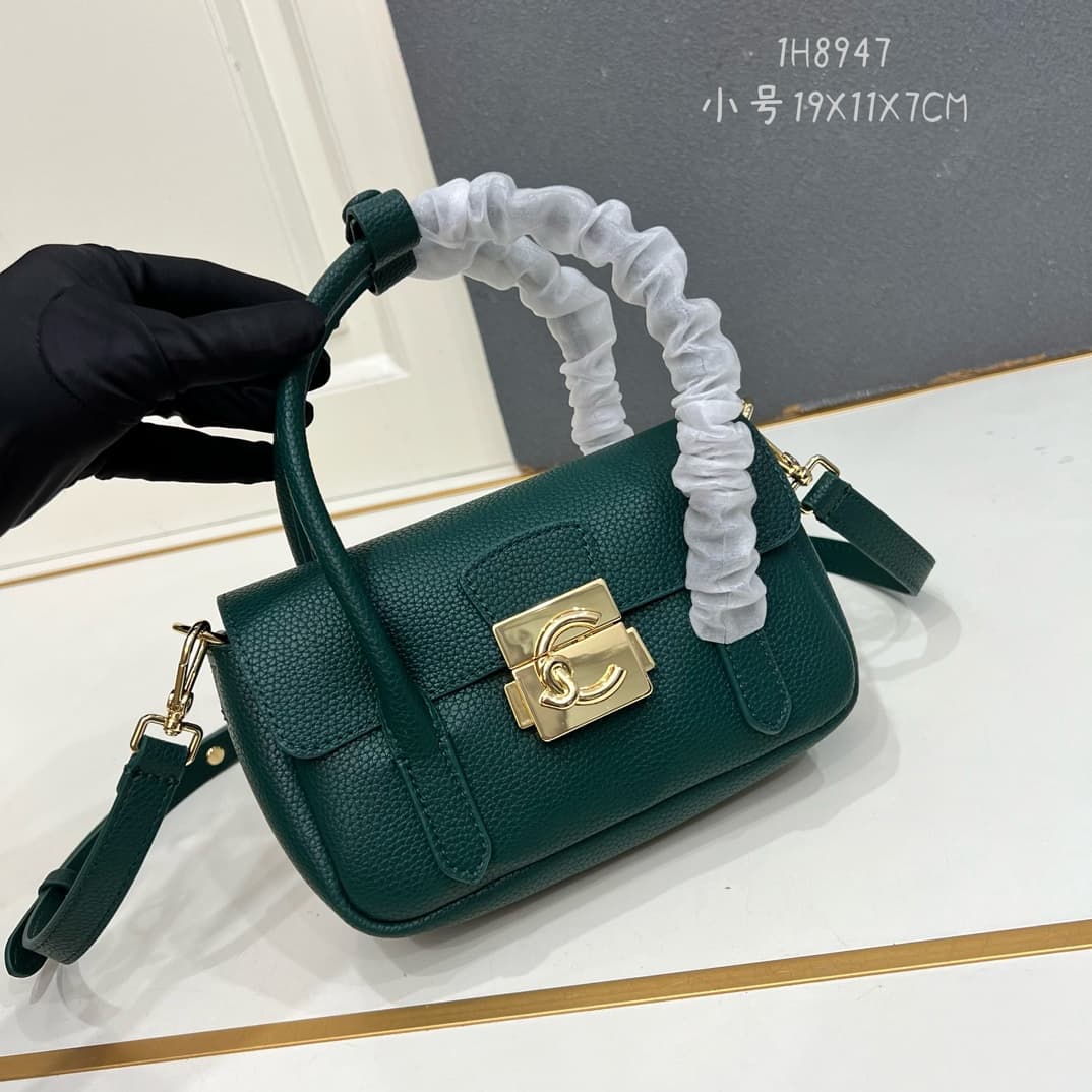 C8324 Small size, comes with a gift box. The new COCCINELLE Chicanee crossbody bag is made of litchi-textured cowhide material. It can be worn on the hand or shoulder, offering a casual and stylish look, simple and elegant. — image 1