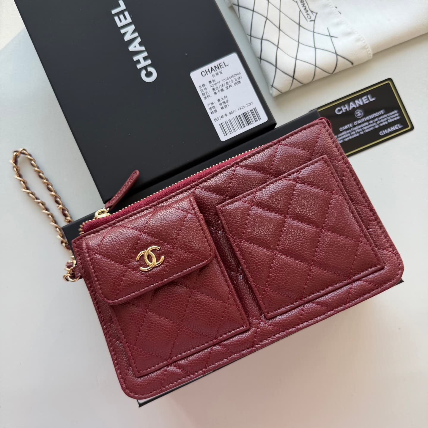 C817 🌸 New model 🔥 Packaged in the original packaging (33819 – classic small hardware). Chanel 📢🔥 The chain can be used as a handbag💪 It looks very stylish. Although it’s small, it has plenty of space inside: pockets for cards, zipper, and change money. V — image 1