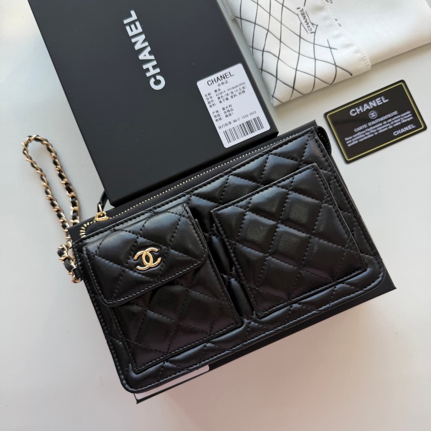 C818 🌸 New model 🔥 Packaged in the original packaging (33819 – classic small hardware). Chanel 📢🔥 The chain can be used as a handbag.💪 It looks very stylish. Don’t underestimate its size; it’s quite spacious. Inside, there are compartments for cards, zipp — image 1