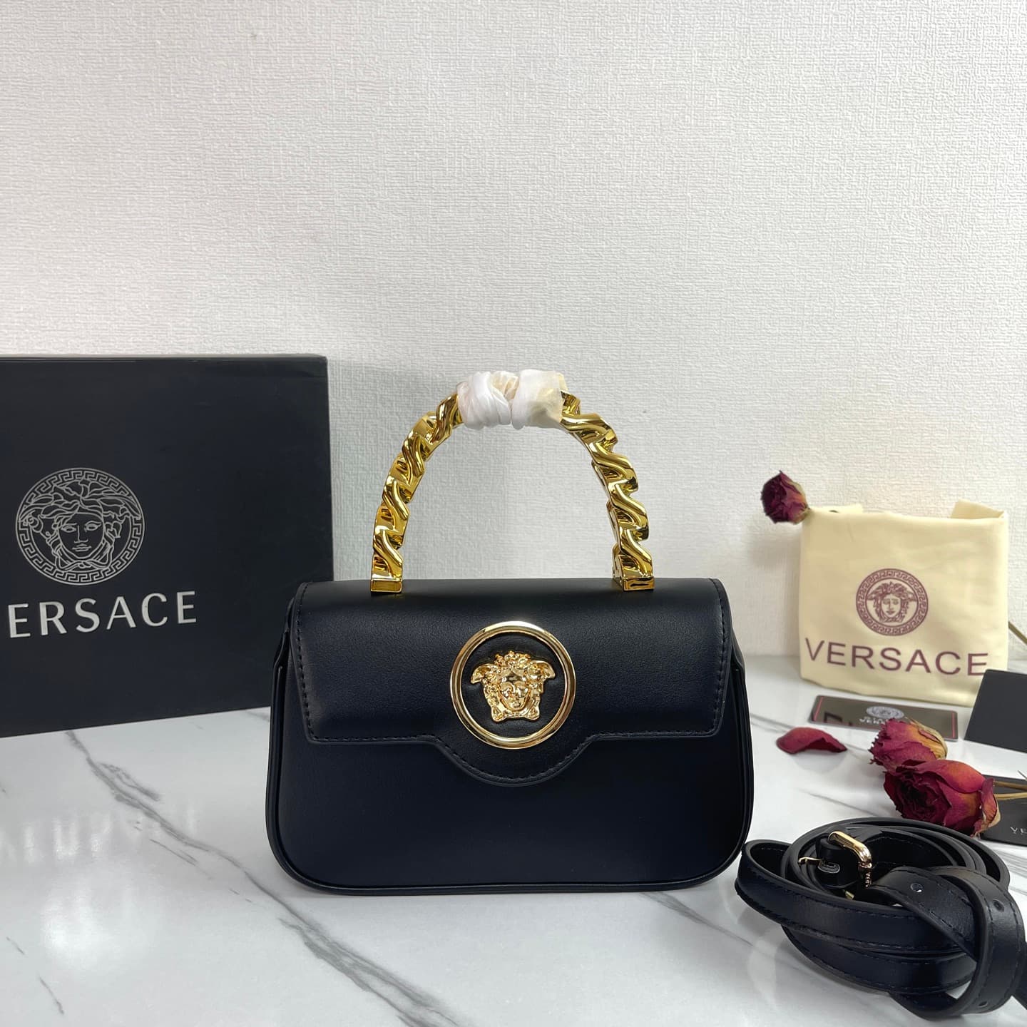C2809 The new product is selling extremely well! The Versace handbag with shoulder strap features a Medusa head design, with the “ton-sur-ton” pattern in the center. The detachable and adjustable handle at the top of the strap offers additional options fo — image 1