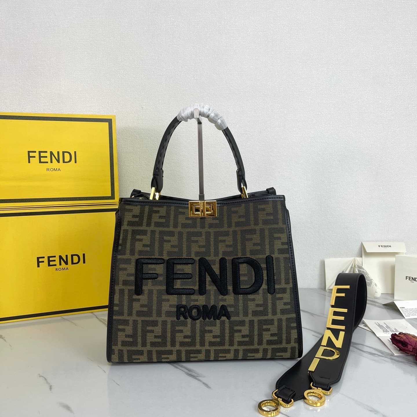 C2801 Fendi Perkaboo tote bags offer a vintage/retro style; their basic models can also be used as beach bags. They feature heavy-duty embossing techniques, giving them a vintage look while remaining durable. Made from high-quality leather material—unlike — image 1