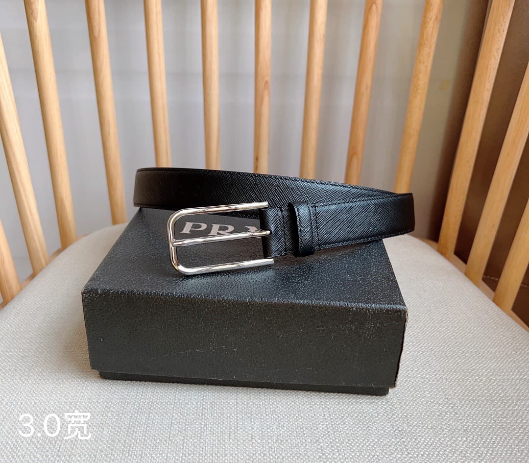C32924 Prada boutique – The latest model features a simple yet elegant belt made from the iconic Saffiano leather. It is equipped with engraved logo metal clasps. Width: 3.0 — image 1