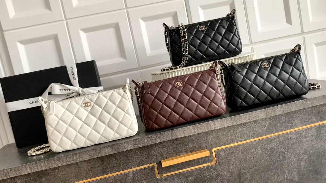 C729 Vintage/retro video footage 🔮🔮🔮 OHANEL 🚩🚩🚩 25B Litchi leather, 🐑 leather – excellent quality that is durable and retains value! The new favorite Chanel mahjong bag is really amazing! Litchi leather is truly a smart choice – it has a distinct texture — image 1