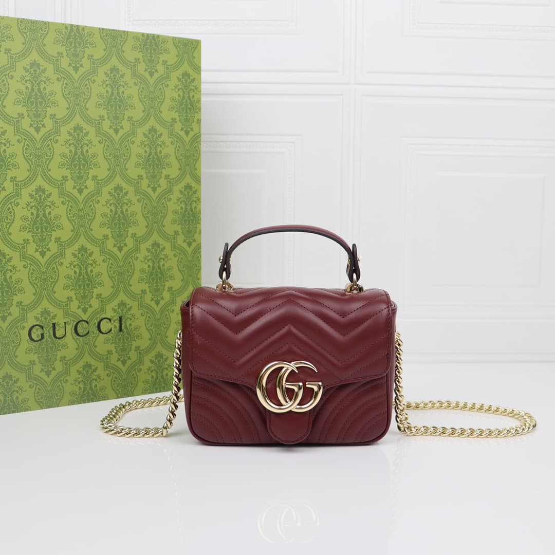 C4046 🌟 GG Marmont collection mini handbag – The GG Marmont collection features a new silhouette with classic colors, highlighting the charm of early autumn. This handbag is made of V-shaped leather sewn with Gucci Rosso Ancora red thread, with detachable — image 1