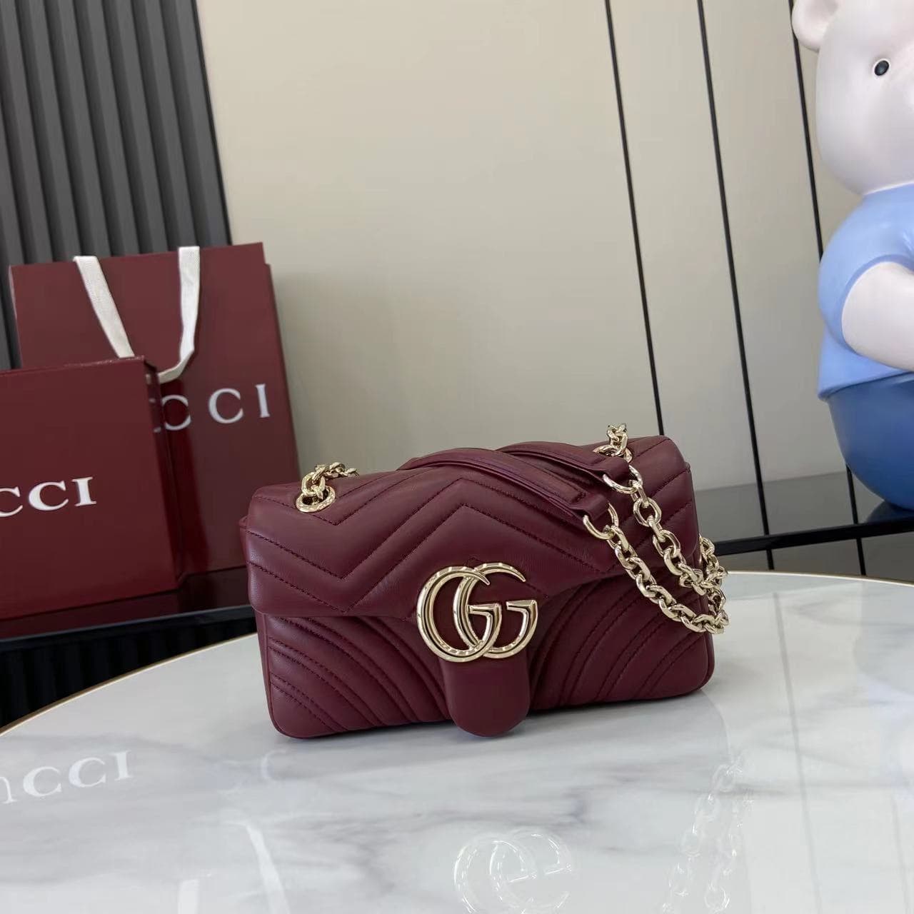 C4012 💎460💎 The iconic GG Marmont collection features unique double G designs and cut-chain straps made from soft leather, creating a gentle-shaped bag. — image 1