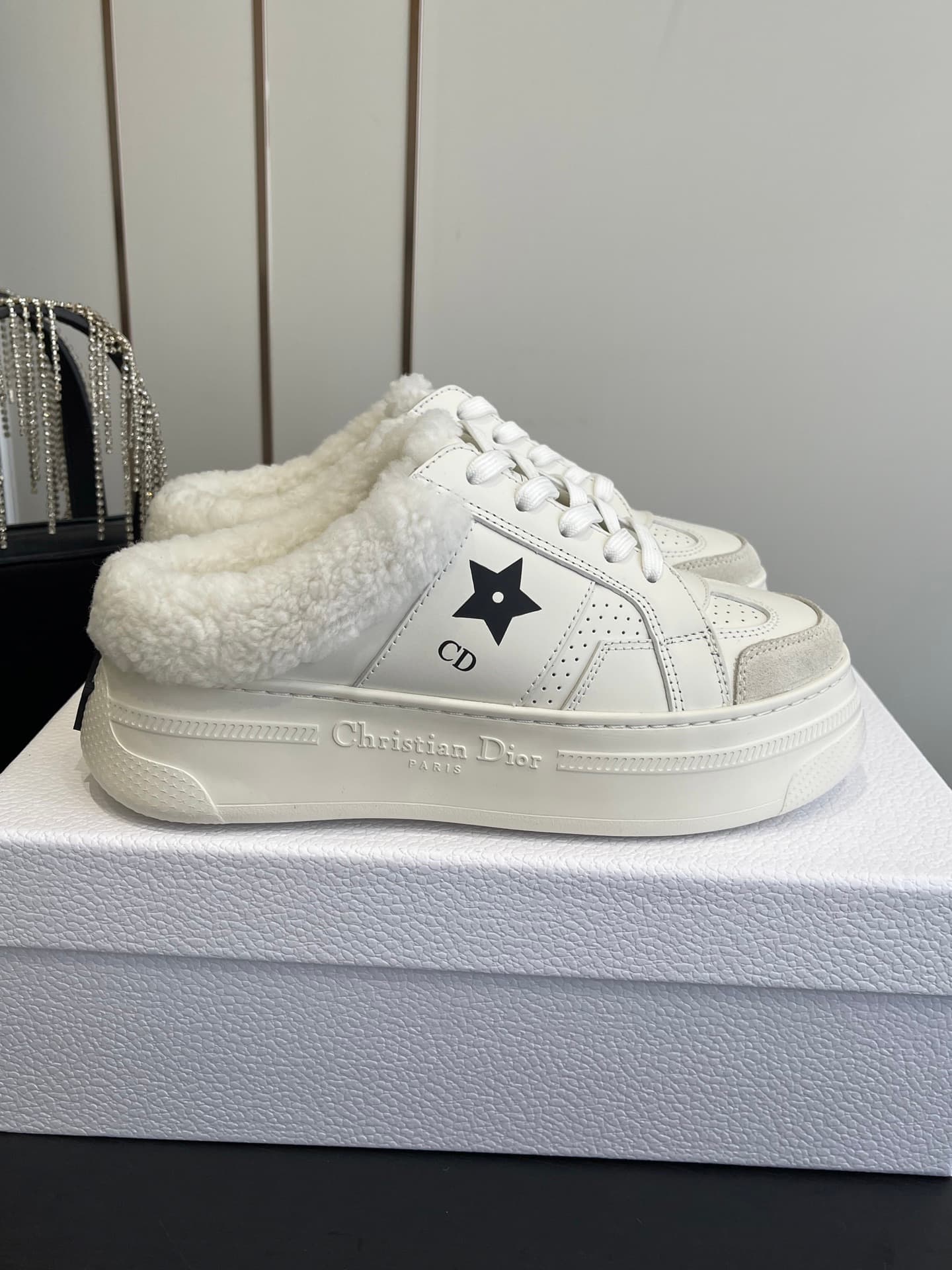 D5729 🏧𝐃𝐢𝐨𝐫 Dioxo autumn/winter new model – woolen🐑 with a thick heel, semi-towable style. Classic, elegant, and comfortable; it looks great when worn, and enhances one’s style. It’s a top-tier version of the original design! — image 1