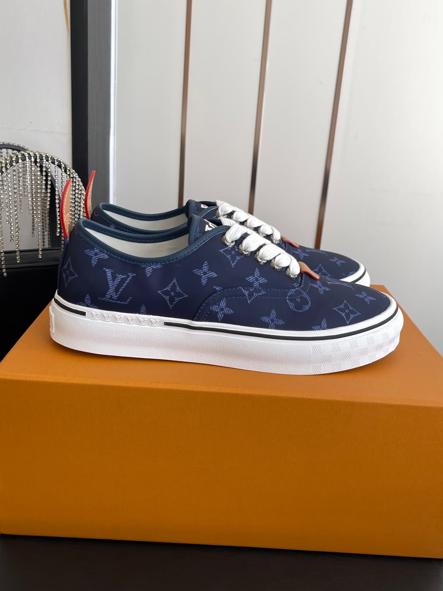 D9106 🏧𝐋𝐕 Louis Vuitton 2027 spring/summer collection – LV Combi flat shoes with canvas prints, casual shoes💁♂️ Men’s board shoes. — image 1