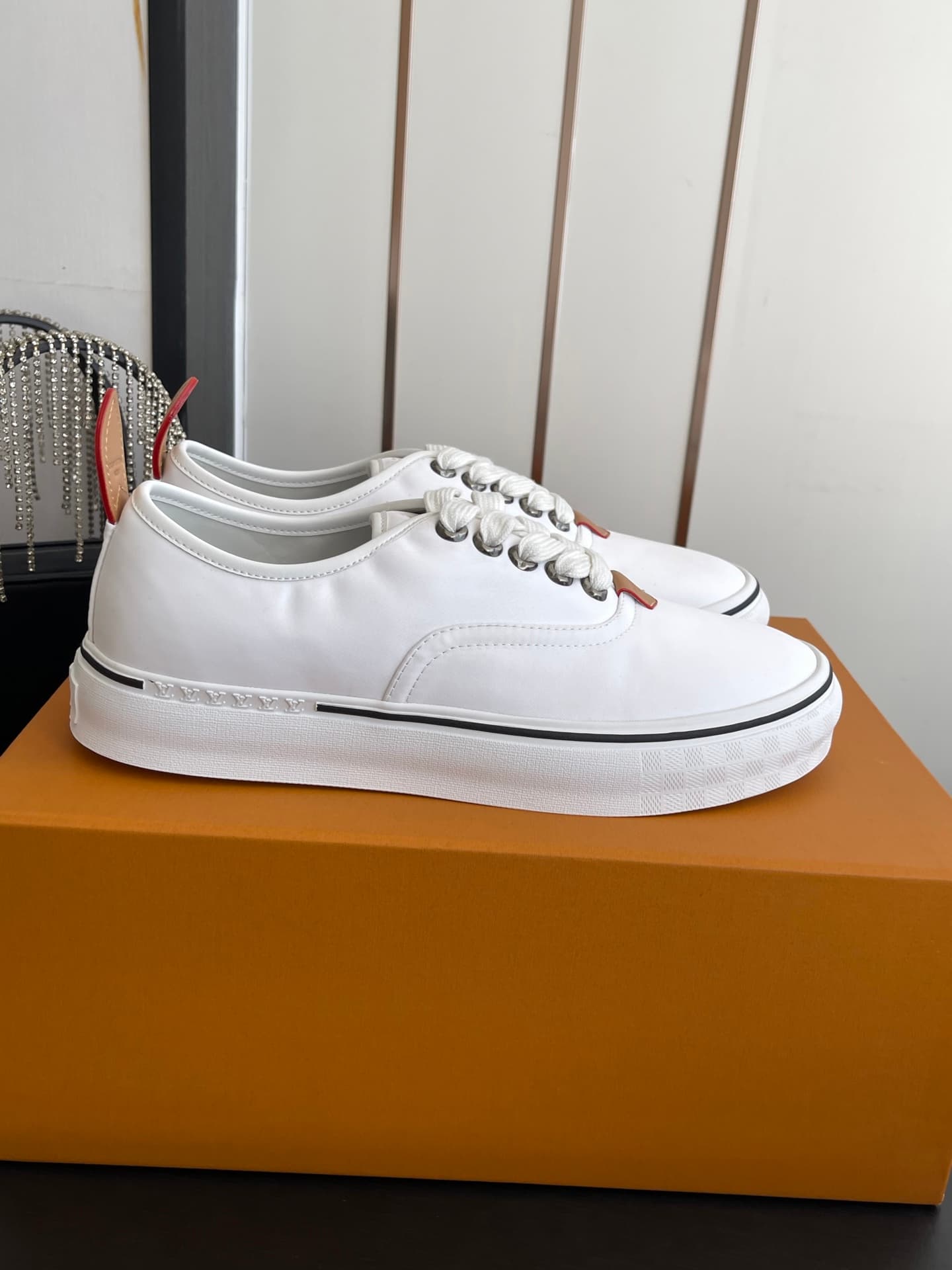 D9133 🏧𝐋𝐕 Louis Vuitton 2027 spring/summer collection – LV Combi flat shoes with canvas prints and casual design💁♂️ Men’s board shoes. — image 1