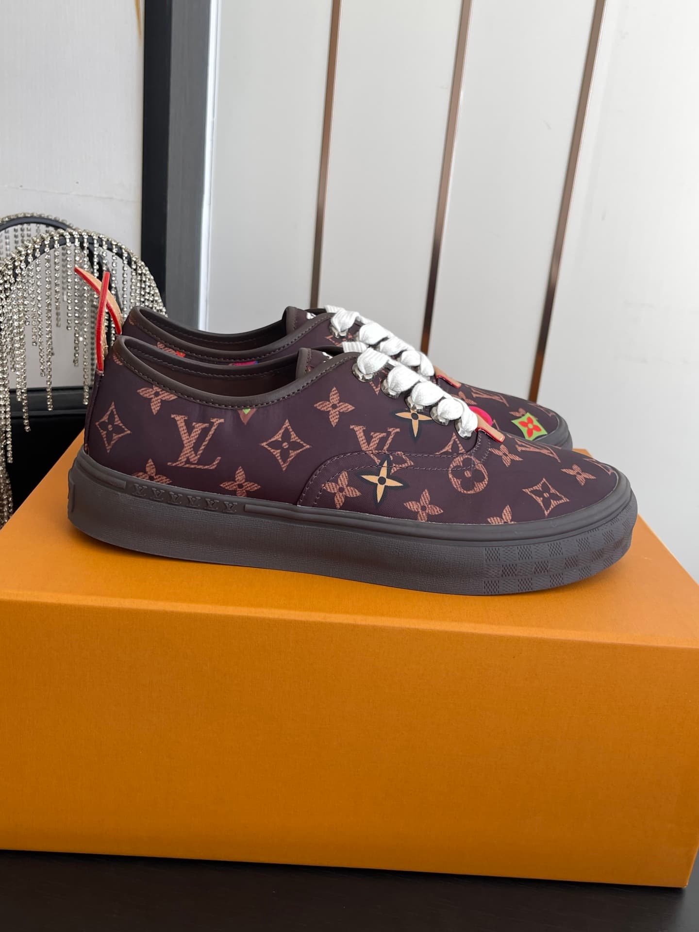 D9105 🏧𝐋𝐕 Louis Vuitton 2027 spring/summer runway model LV Combi flat shoes, canvas print casual shoes💁♂️ Men’s board shoes. — image 1
