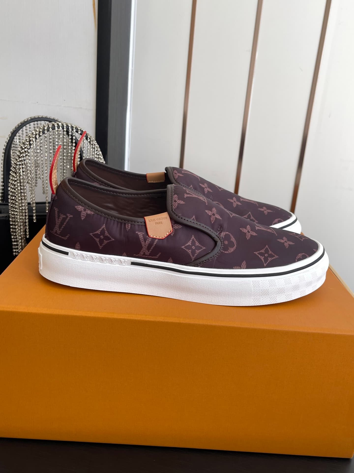 D9114 🏧𝐋𝐕 Louis Vuitton 2027 spring/summer runway model LV Combi flat shoes, canvas print casual shoes💁♂️ Men’s board shoes. — image 1