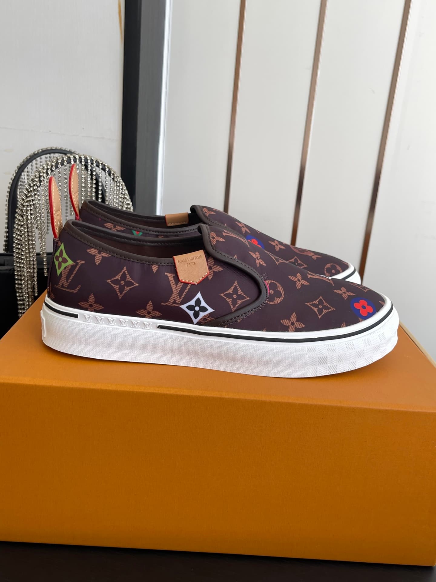 D9113 🏧𝐋𝐕 Louis Vuitton 2027 spring/summer runway model LV Combi flat shoes, canvas print casual shoes💁♂️ Men’s board shoes. — image 1