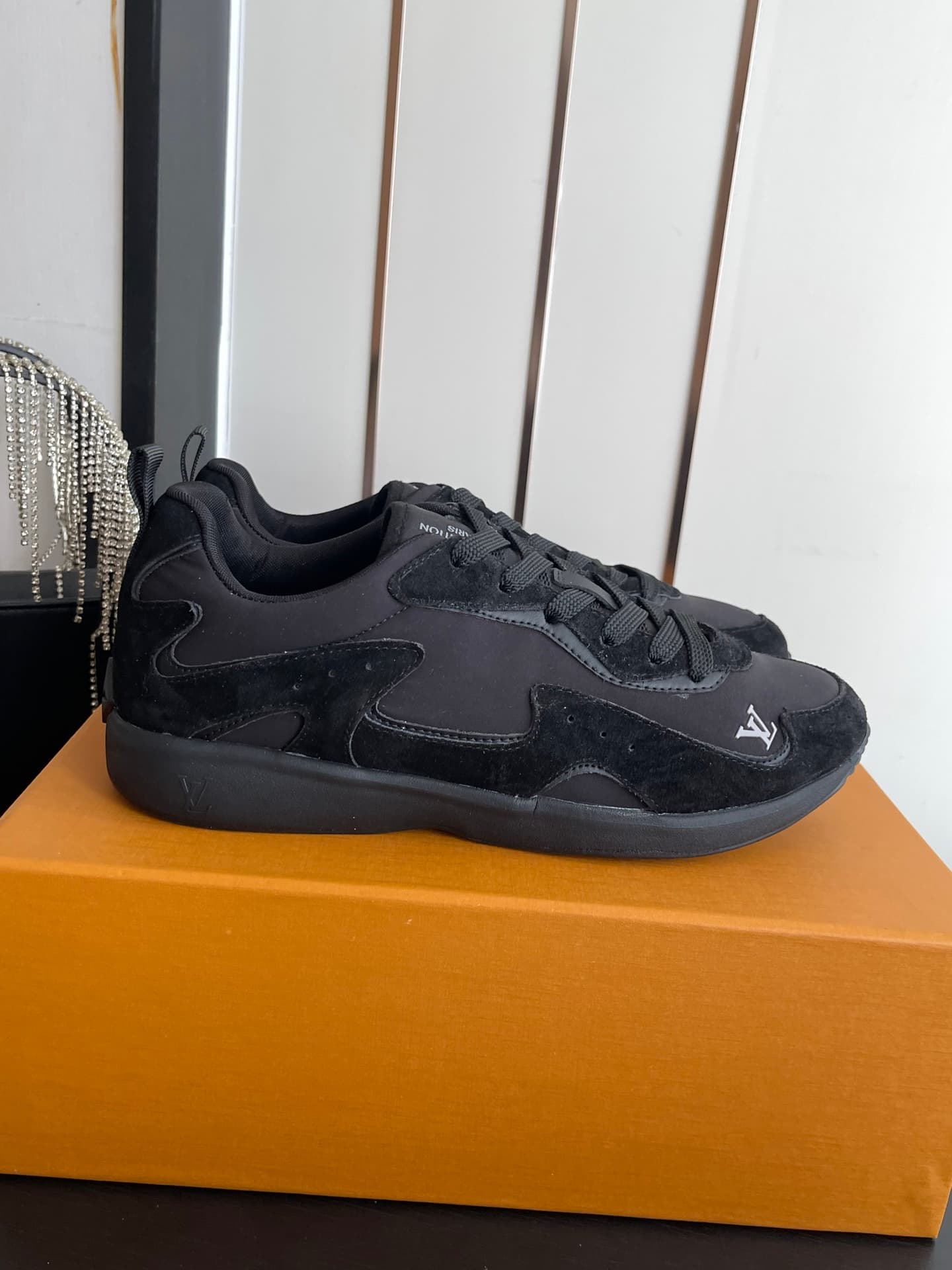 D9135 🏧𝐋𝐕 Dro’s Latest Collection: Casual Sports Shoes — image 1