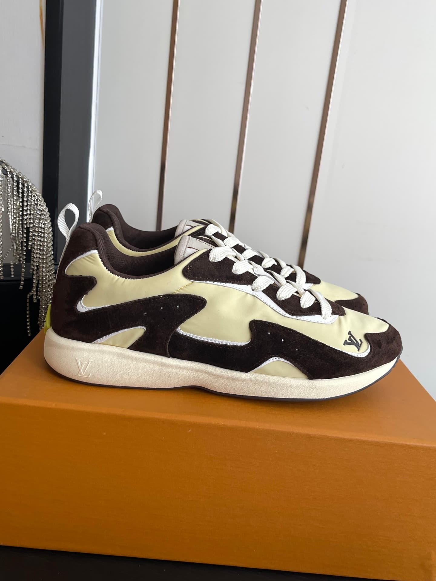 D9136 🏧𝐋𝐕 Dro’s latest collection of casual sports shoes — image 1