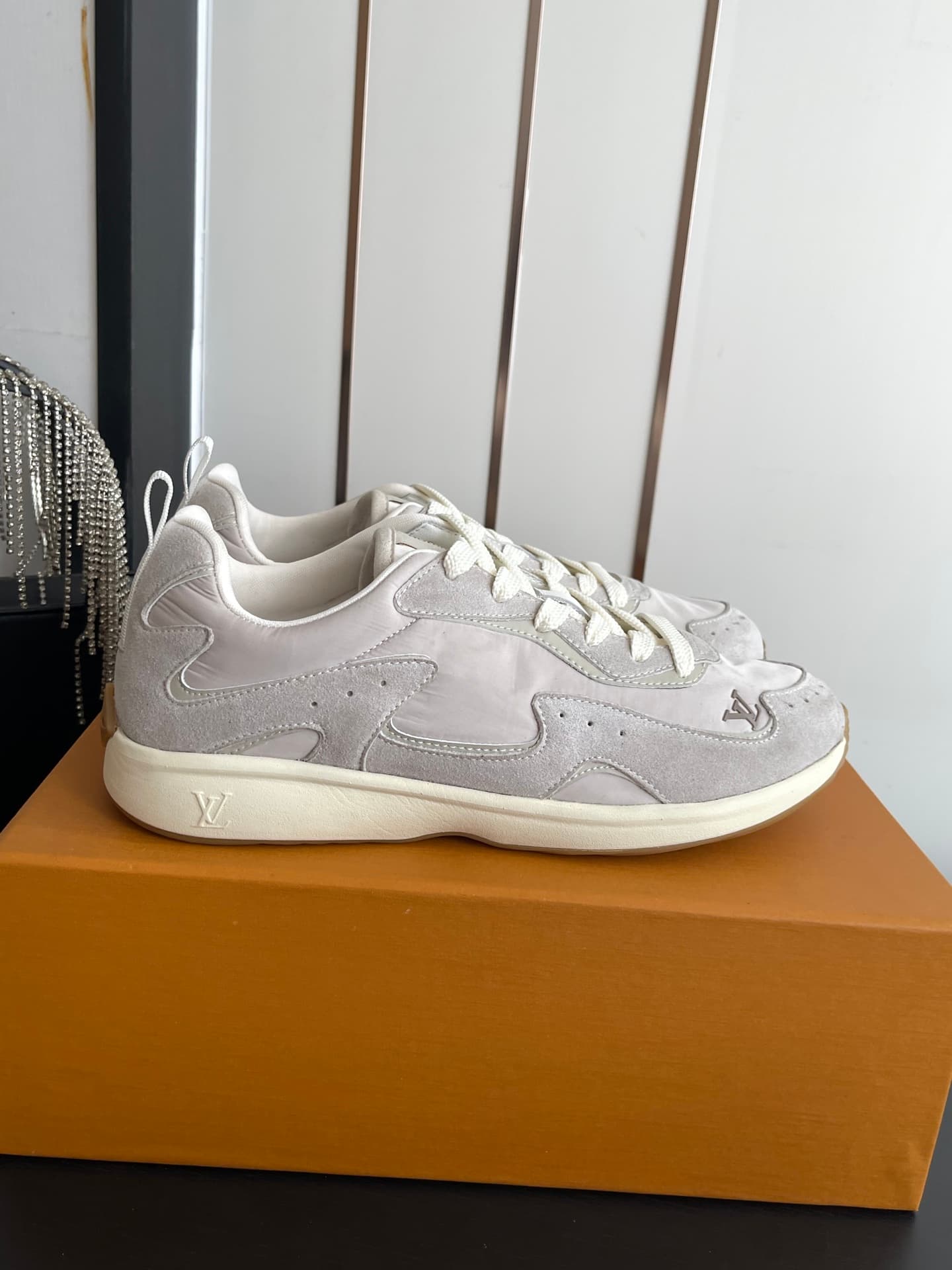 D9137 🏧𝐋𝐕 Dro’s latest collection of casual sports shoes — image 1