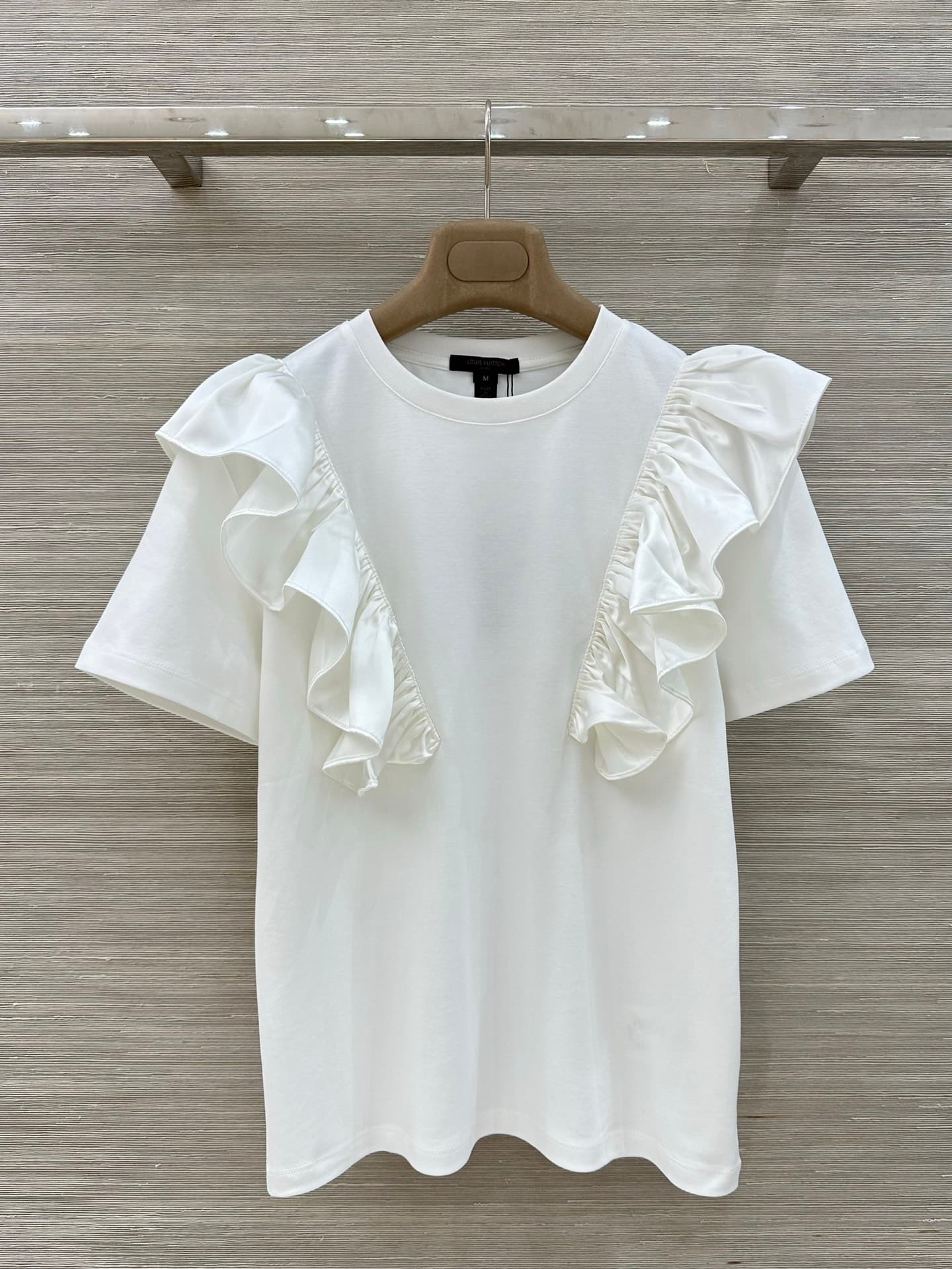 C18562 Highly recommended item – high-quality original design ❤️ Lou26s new spring collection. MONOGRAM satin pleated short-sleeve T-shirt with a three-dimensional shape. The design features decorative lace details, making it trendy and elegant! Made from — image 1