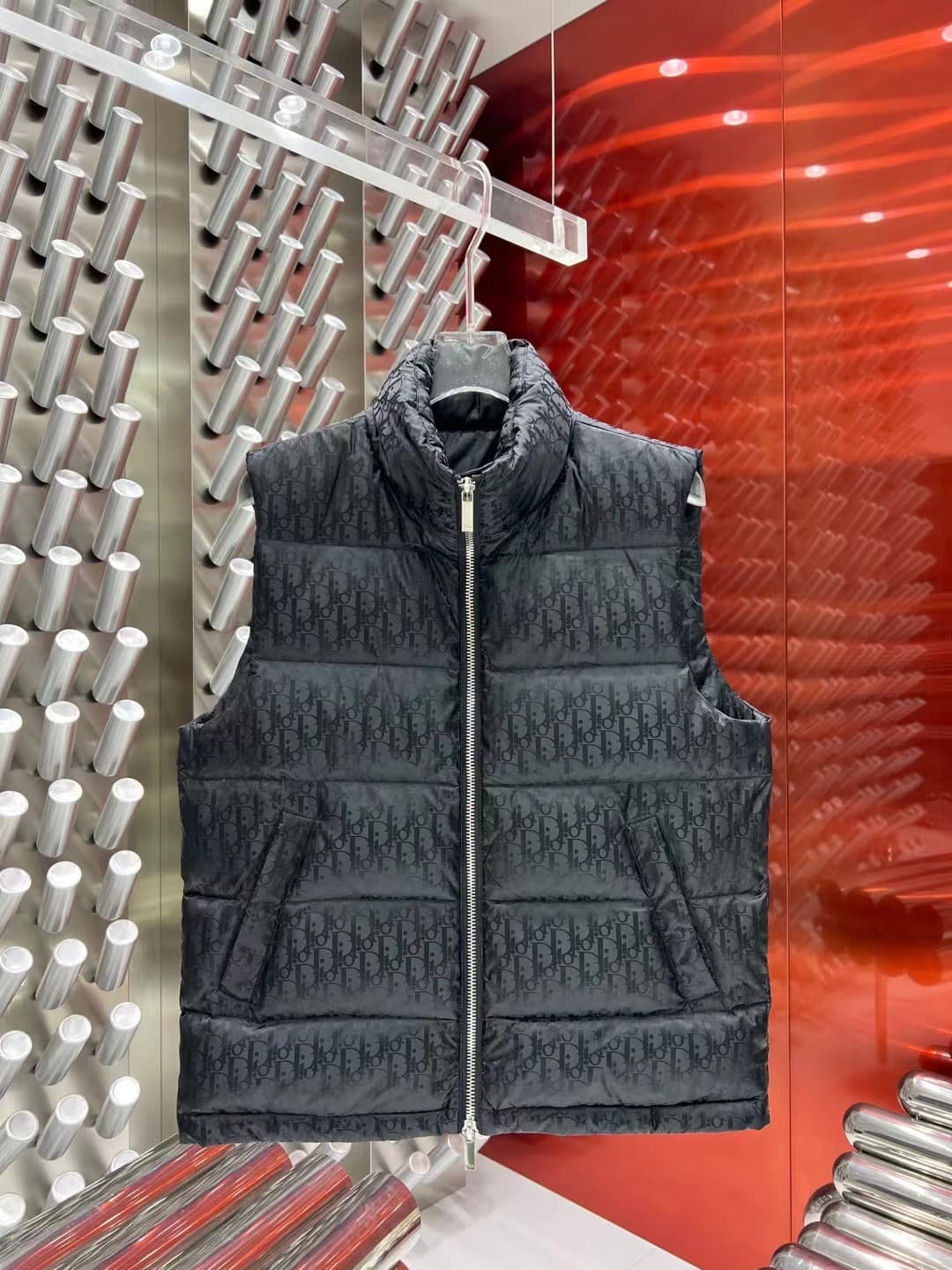 C11062 2025 new autumn/winter models 🆕 Down jacket. Original 1 and 1: custom metal accessories imported directly. Welcome to the store for comparison. Absolutely high quality. Made with top-tier 95 white duck down – ultra soft, fluffy and plush. Excellent — image 1