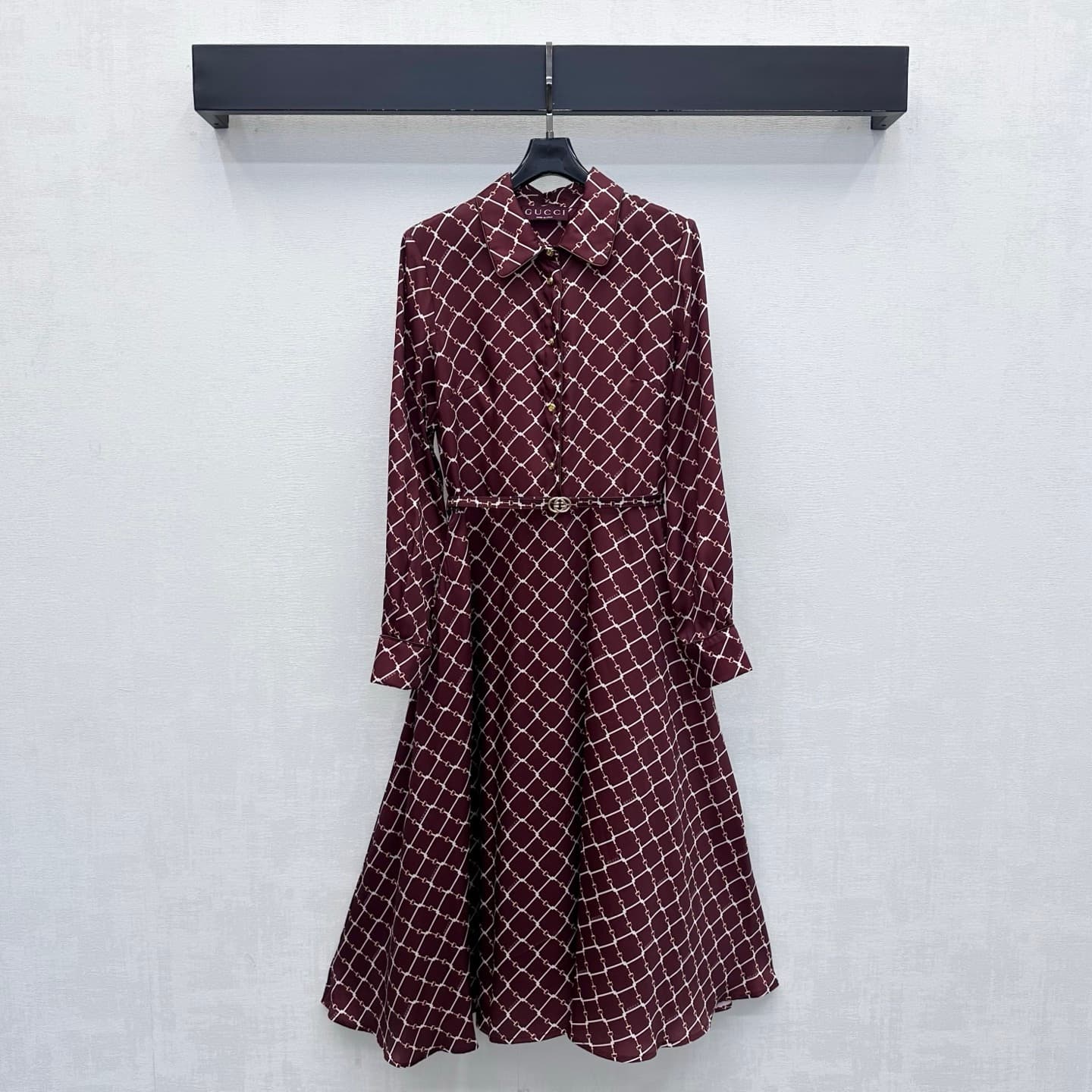 C19530 Dio*2026 new product launched: Vintage/retro checkered print blouse dress. Customized with YB imported satin material—soft, smooth, and shiny. Features a single-row gold buttons on the collar, paired with a waist-adjustable belt for more style dept — image 1