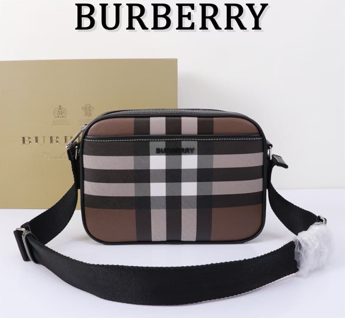 C78 The exquisite crossbody backpack is made from Burberry plaid patterns and smooth leather material. — image 1