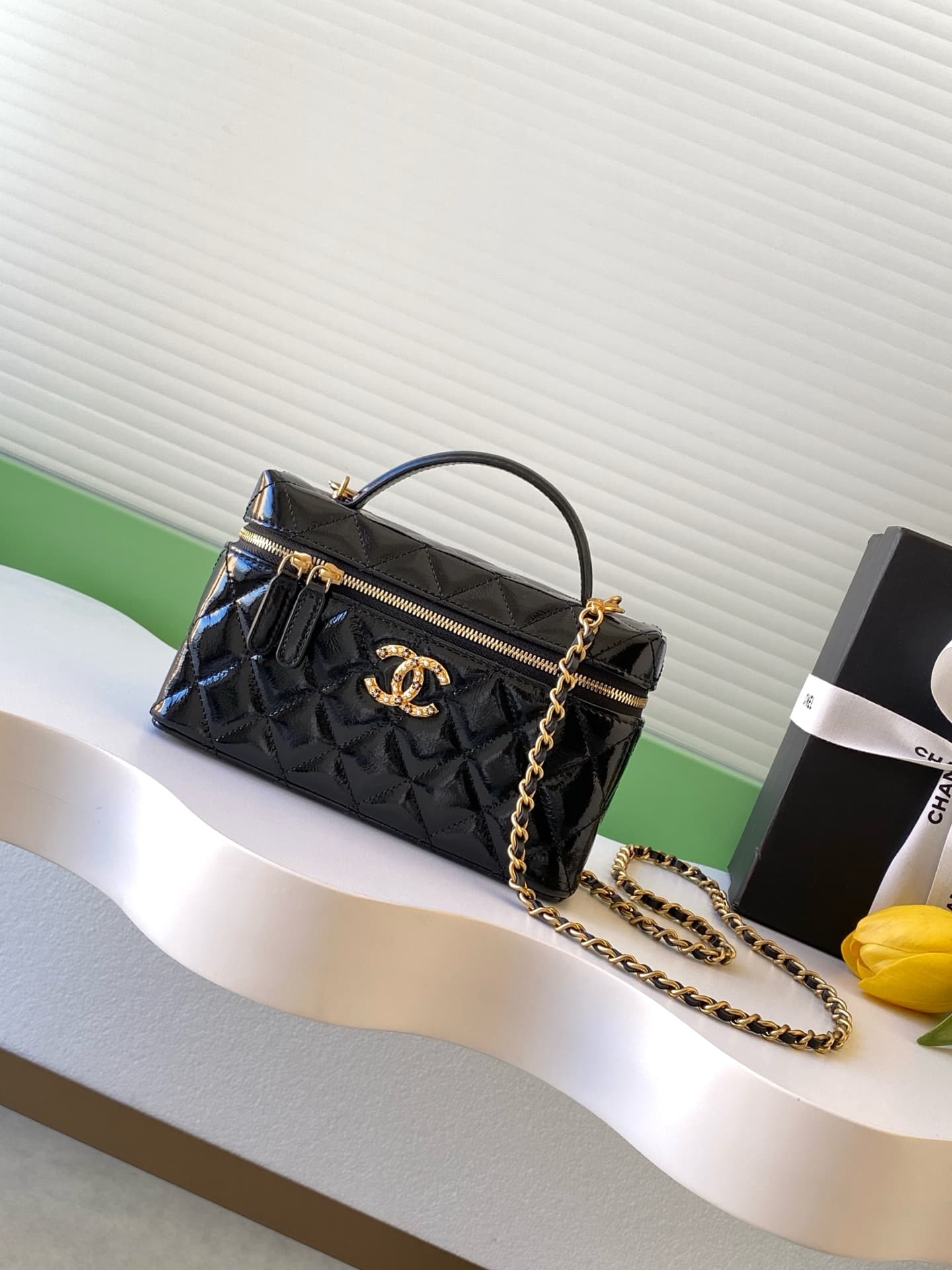 C758 26C black gold vintage/retro lunch bag, made of oil-waxed goat leather with a high gloss finish. It is durable and resistant to scratches. Classic diamond pattern + vintage gold hardware, with double C logos adorned with pearls and diamonds—extremely — image 1