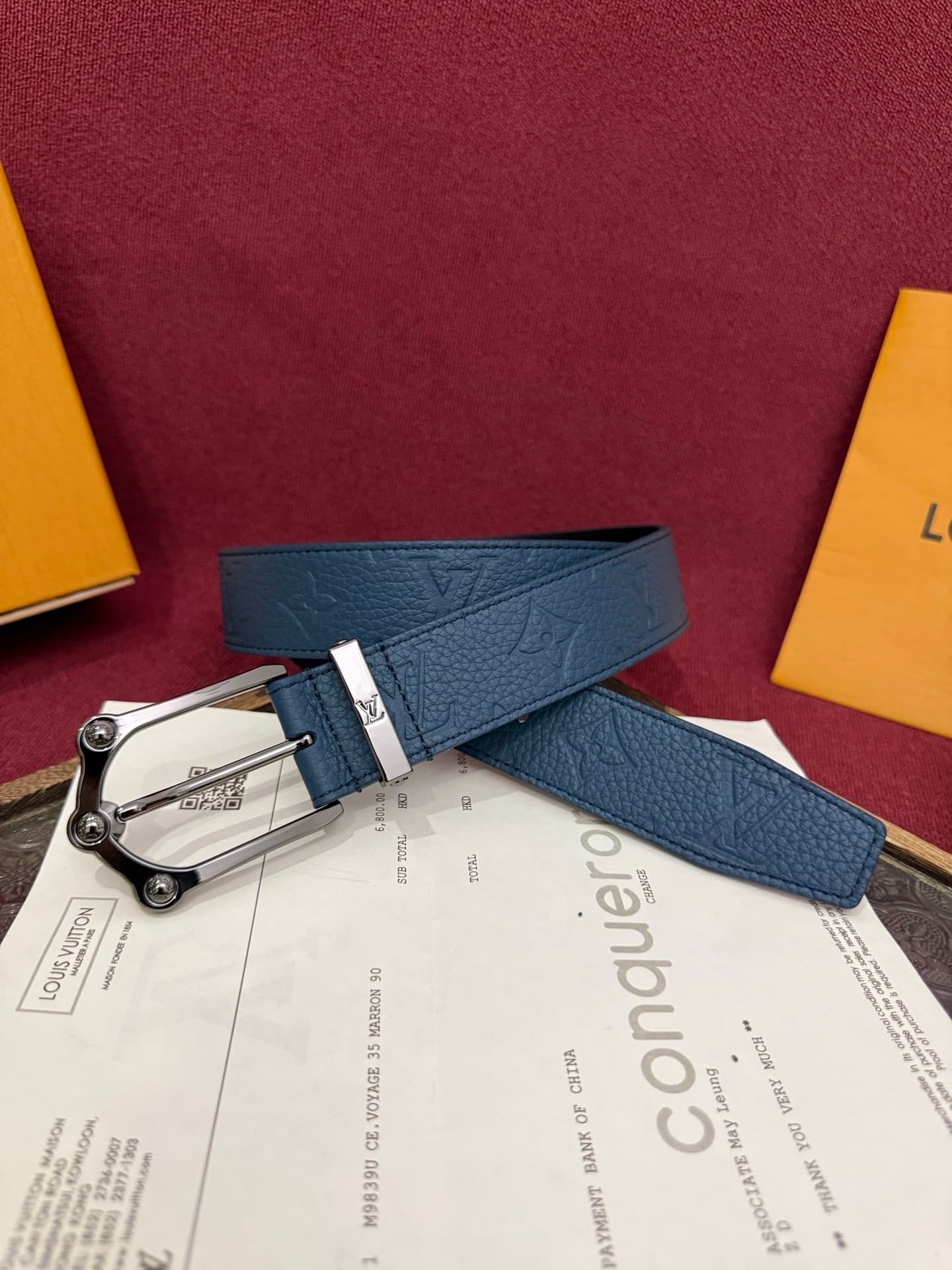 C32901 The Frog 3.5mm Reversible Belt in Crocodile is a elegant and attractive product. The textured cowhide material enhances the three-dimensional feel of the decorative buttons; the surface is adorned with letter patterns decorated with palladium-color — image 1