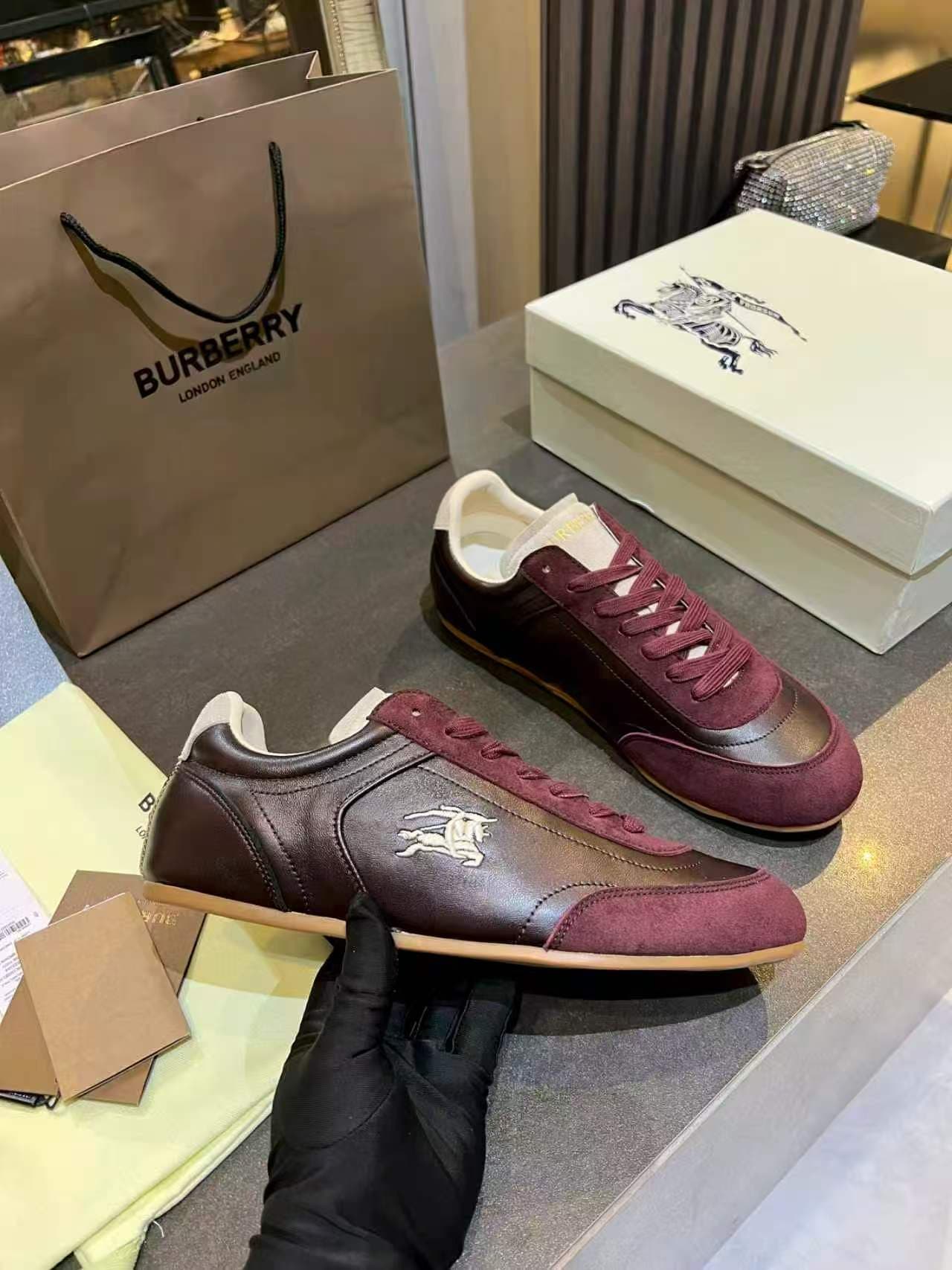 D3145 BURBERRY — image 1