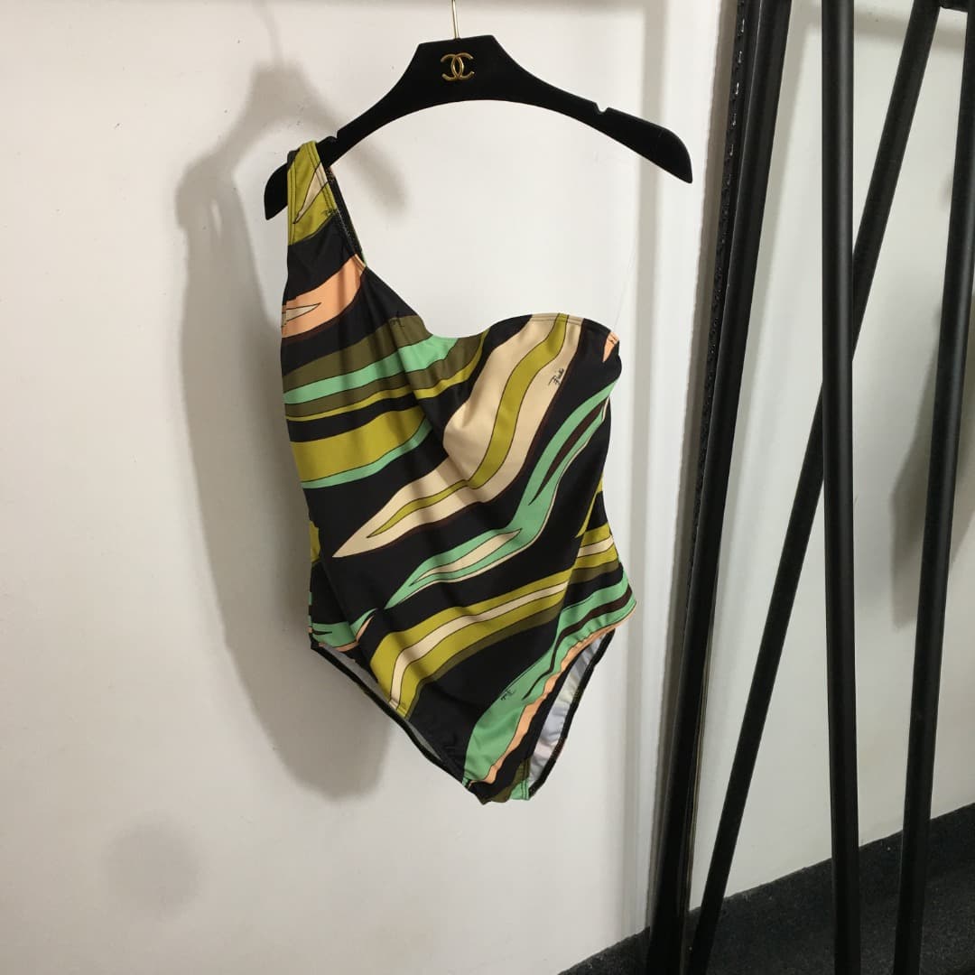 C24949 Style number 20253032 Pucc*. New model with mixed-color print and one-shoulder strap, one-piece swimsuit. Green color, sizes S-XL. 【XL size: bust size 88, length 72】 — image 1