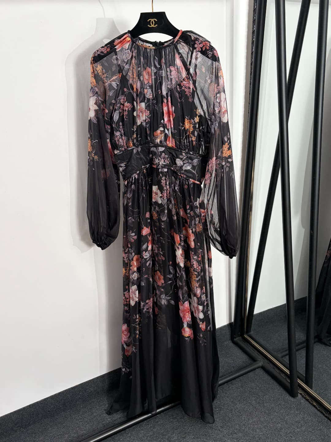 C18364 Style No. 20264277 Zimmermann* New model, elegant style, floral print, long waist dress with straps. Long dress, lined with straps, black color, S-XL sizes. [Size M: bust 86, length 90; bust 92, waist 70; elastic in the sleeves, sleeve length 75, o — image 1