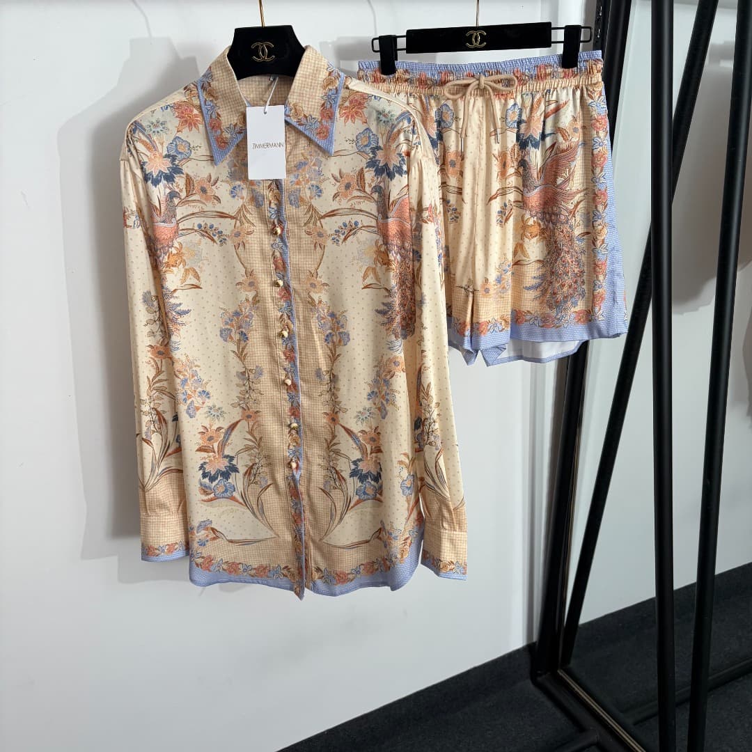 C18336 Item number: 20264582 Zimmermann* New set: long-sleeved shirts with peacock and bird prints, plus shorts. Colors: apricot, green. S-XL sizes available. [Size M: shoulder width 47, bust size 116, sleeve length 59, overall length 75-79; waist circumf — image 1