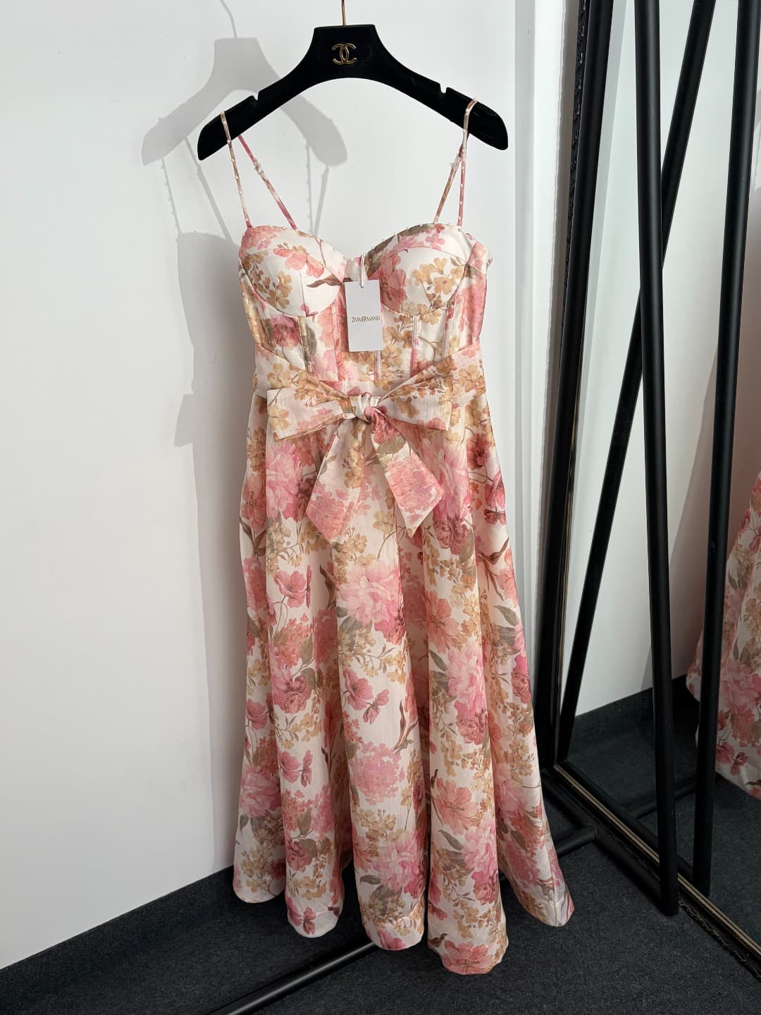 C18227 Item number: 20264615 Zimmermann* New model, elegant style, vacation-themed, boning and strapless dress. Long dress, with a belt, pink, yellow colors, S-XL sizes. [Size M: Elasticity of bust: 82; Elasticity of waist: 72; Length: 120; Weight: 0, 530 — image 1