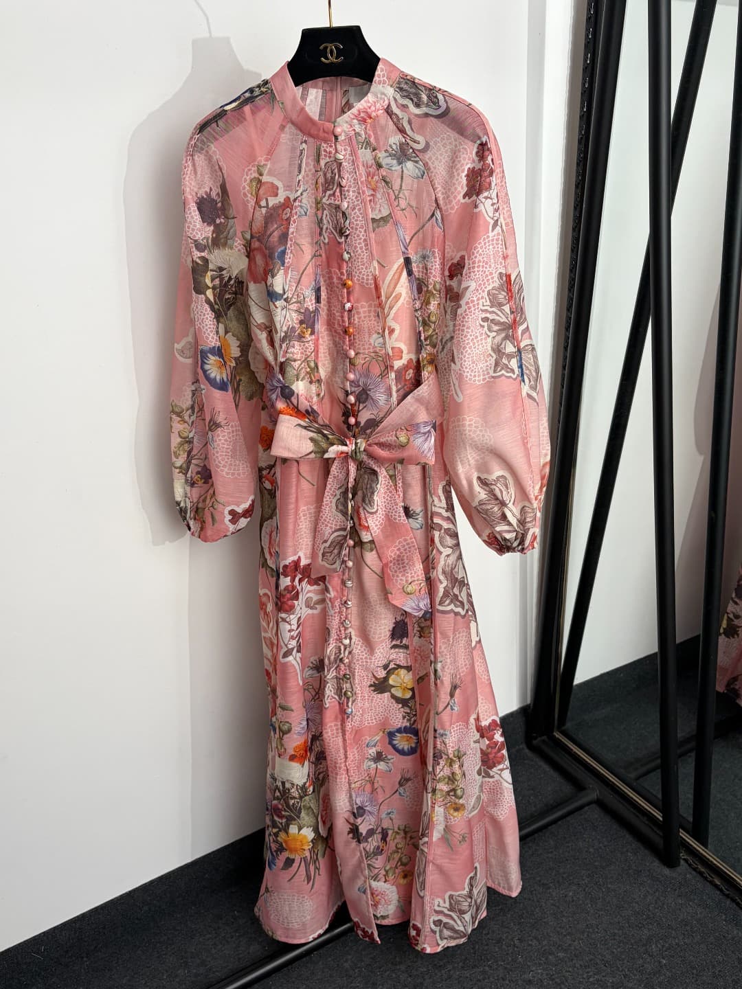 C18318 Style number 20264732 Zimmermann* New model: Elegant floral print with straps, high-waisted lantern-style long-sleeved dress. The dress is lined with straps; colors: pink, orange. S-XL sizes available. [Size M: Chest circumference 90, Length 96; Ch — image 1