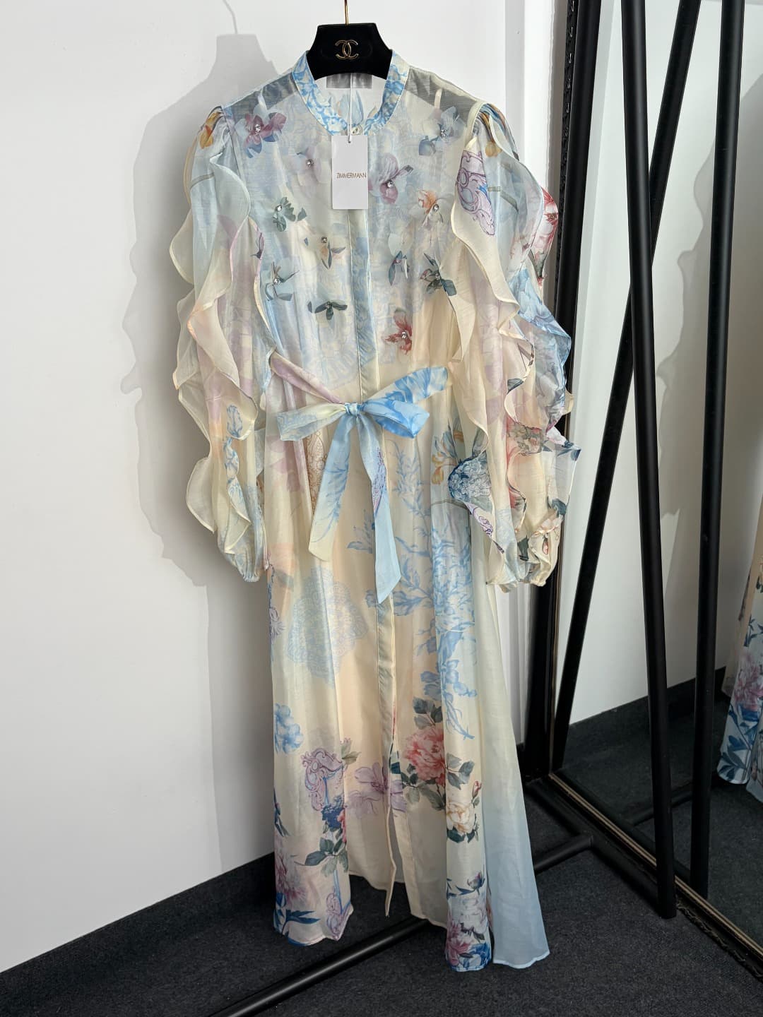 C18313 Item No. 20264734 Zimmermann* New model: dress with nail-drill flower pattern, belted waist-cinching A-line long sleeves, lined with straps, beige, blue colors, S-XL sizes. [Size M: bust 86, length 96; bust 98, sleeve length 68, overall length 138; — image 1