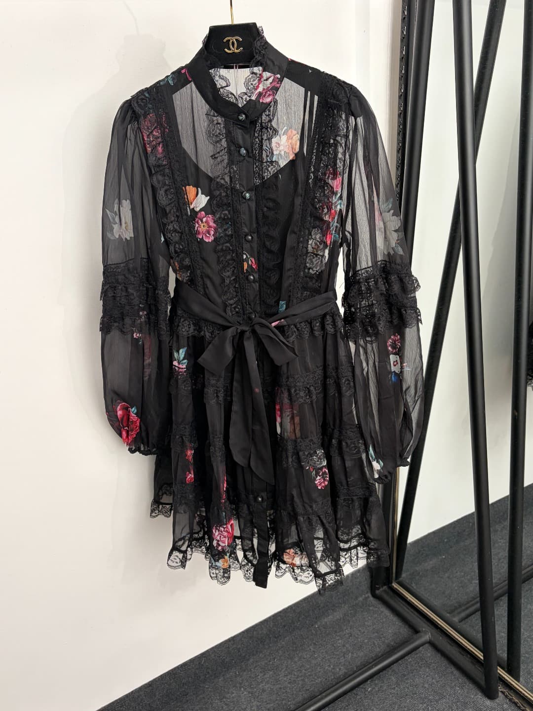 C18288 Style code: 20264731 Zimmermann* New model – French-style elegant floral print, lace and ruching on the waist, short skirt with straps, available in pink and black sizes S-XL. [Size M: bust 90, length 69; shoulder width 37, bust 100, waist 82, slee — image 1