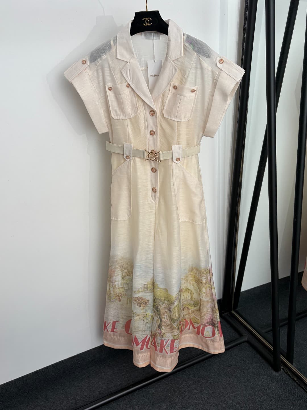 C18239 Style code: 20265978 Zimmermann*. New度假-style print suit with a fitted collar, short sleeves, and long pants. It comes with a lining of straps. Color: beige. S-XL sizes available. [For size M: bust measurement 90; length 30; bust measurement 80; wa — image 1