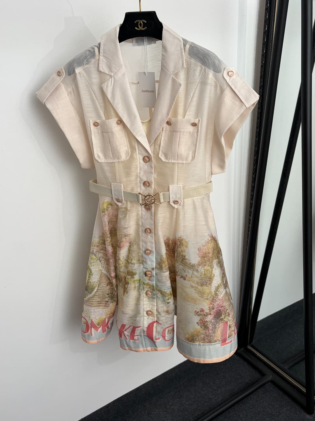 C18236 Item number: 20265979 Zimmermann* New style resort-themed printed suit-collar, waist-curving short-sleeve dress with straps. Color: beige. S-XL sizes. [Size M: Chest circumference 84, length 65; Chest circumference 80, waist circumference 72, lengt — image 1