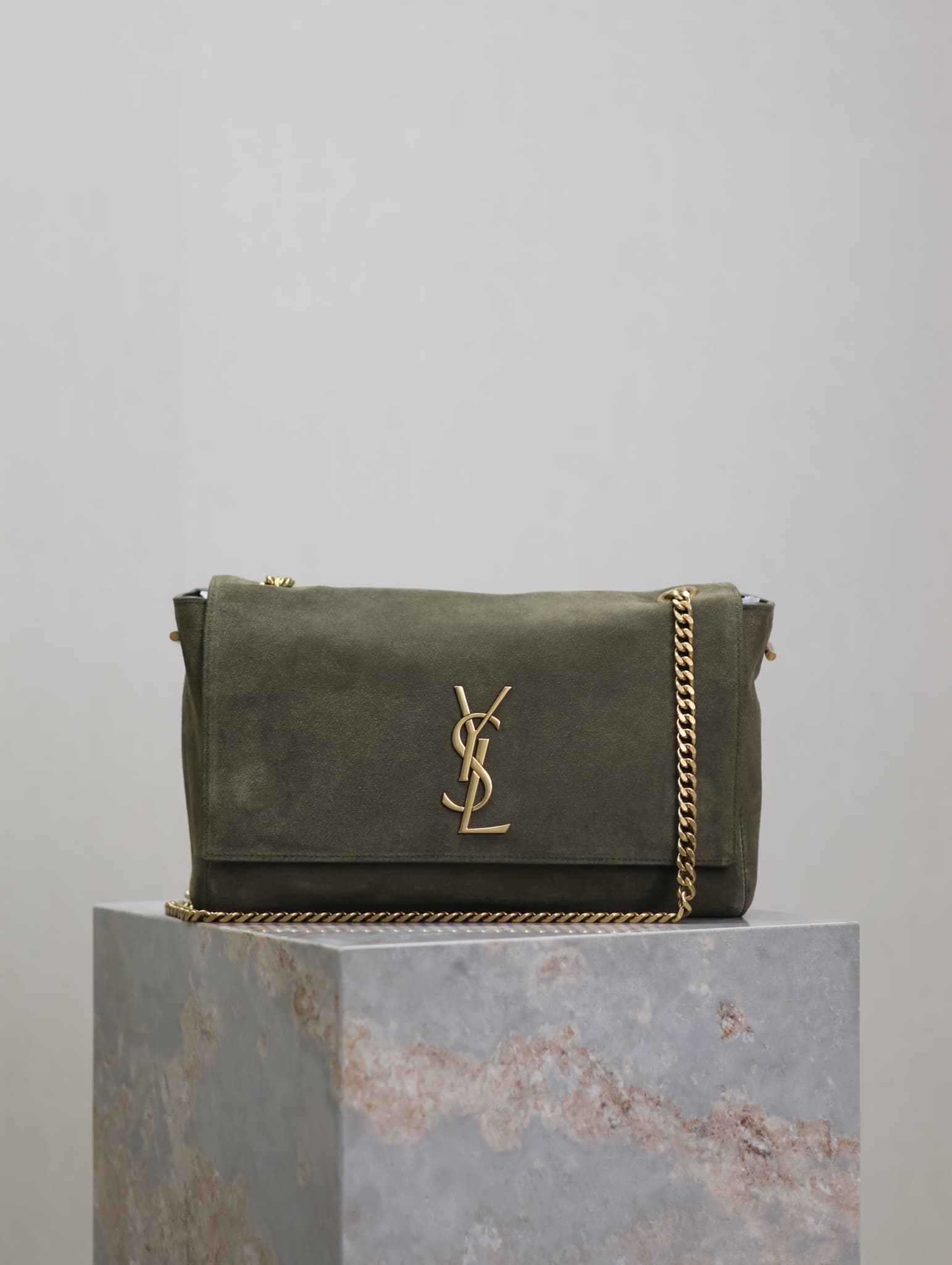 C8563 Kaki green suede — image 1