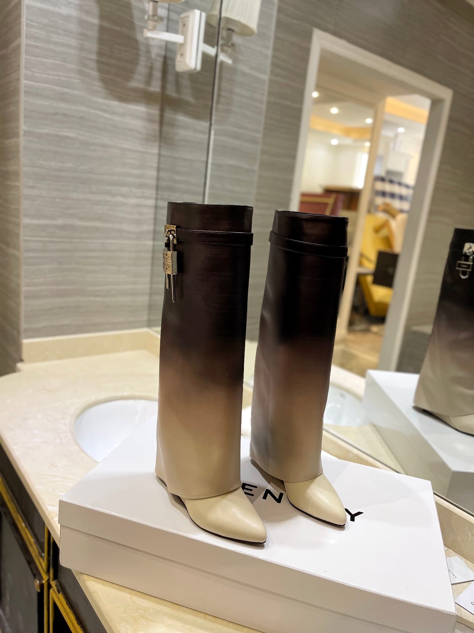 D6551 💰 Authentic version customized for specialty stores — image 1