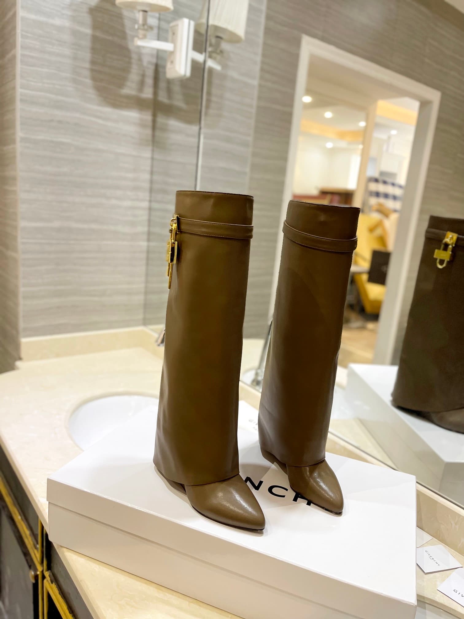 D6549 💰 Authentic, high-quality customized version from the store counter — image 1