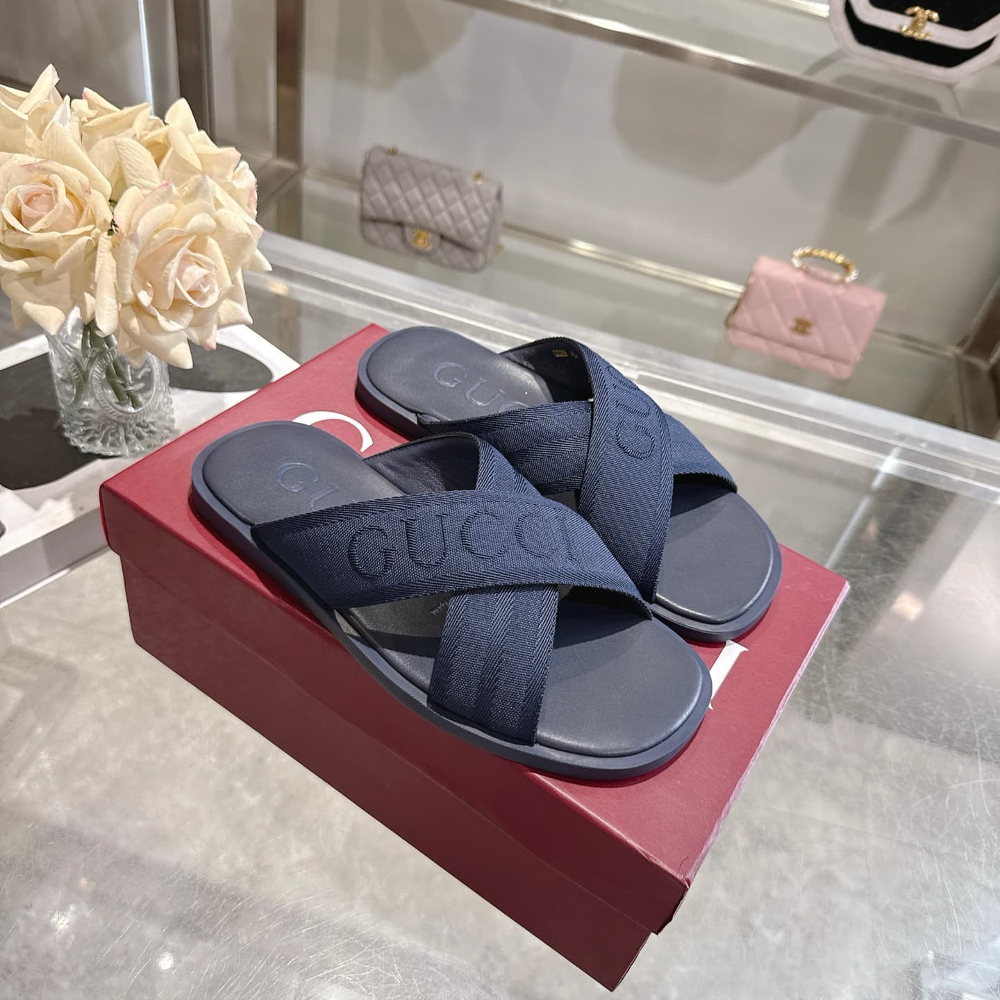 D7099 👑 💰 New men’s sandal-like slippers with a cross design🩴 — image 1